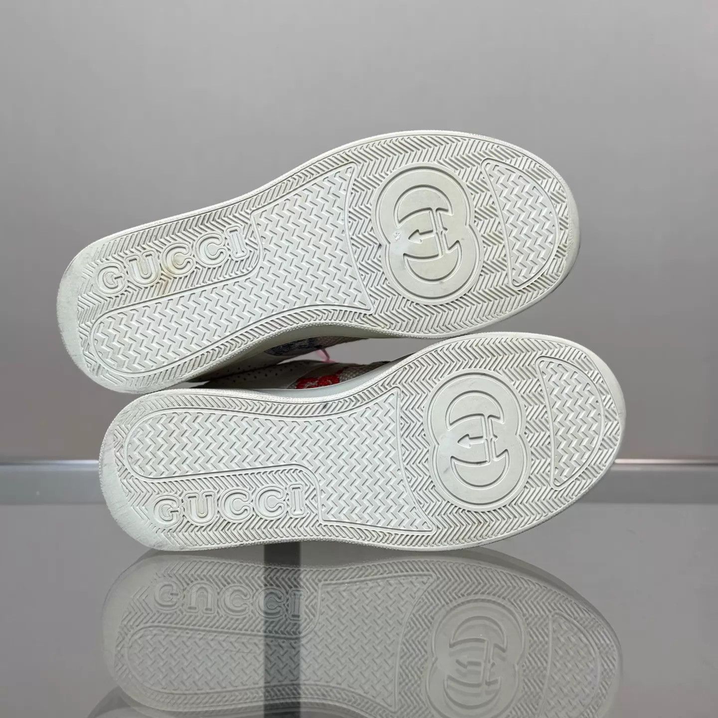 Gucci Gucci Women's White Embroidered GG Biscuit Sneakers Size US 5.5 / IT 35.5 - 7 Thumbnail