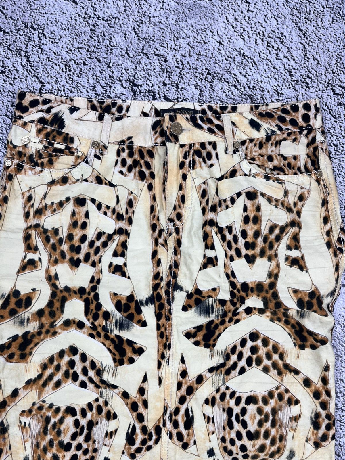 Roberto Cavalli Vintage Roberto Cavalli Leopard Print Skirt Size 28" / US 6 / IT 42 - 3 Thumbnail