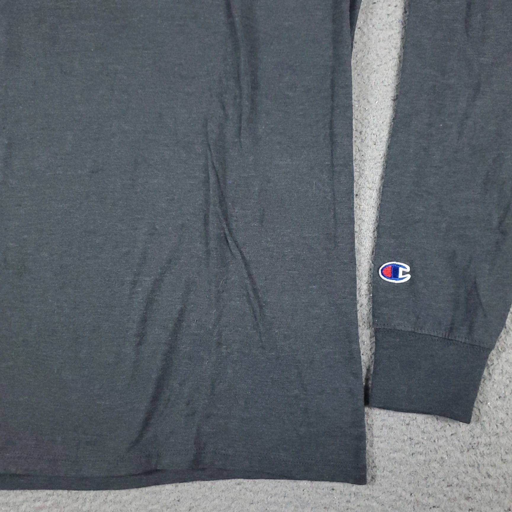 Champion Champion T-Shirt Adult Medium Gray Long Sleeve Crew Neck Regular Fit Unisex - Logo, Cotton - 2000s/Classic Sports Theme Size US M / EU 48-50 / 2 - 5 Thumbnail