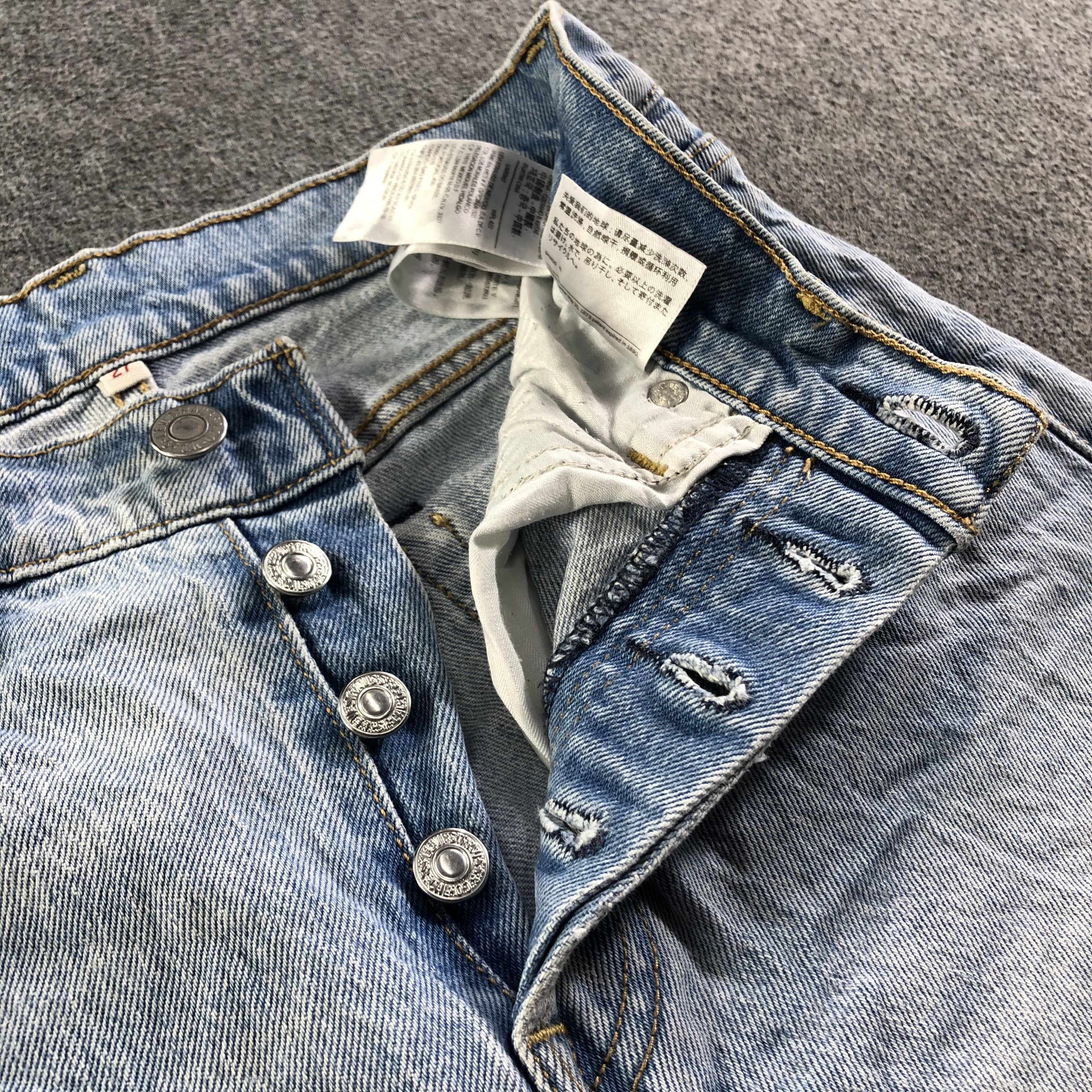 Levi's Vintage Light Wash Levis 501 Jeans-J3711 Size US 28 / EU 44 - 9 Thumbnail