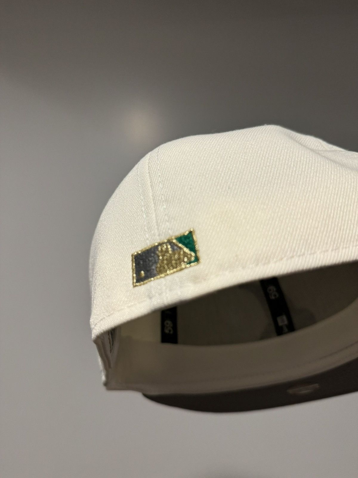 Hat Club × New Era × Topperz Topperzstore Select Exclusive Cleveland Indians OffWhite 3/8 Size ONE SIZE - 3 Thumbnail
