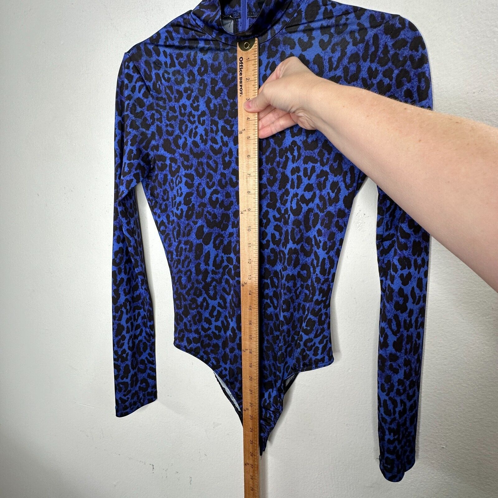 Topshop Topshop x Halpern Blue Cheetah Mock Neck Back Zip Bodysuit 2 Size XS / US 0-2 / IT 36-38 - 14 Thumbnail