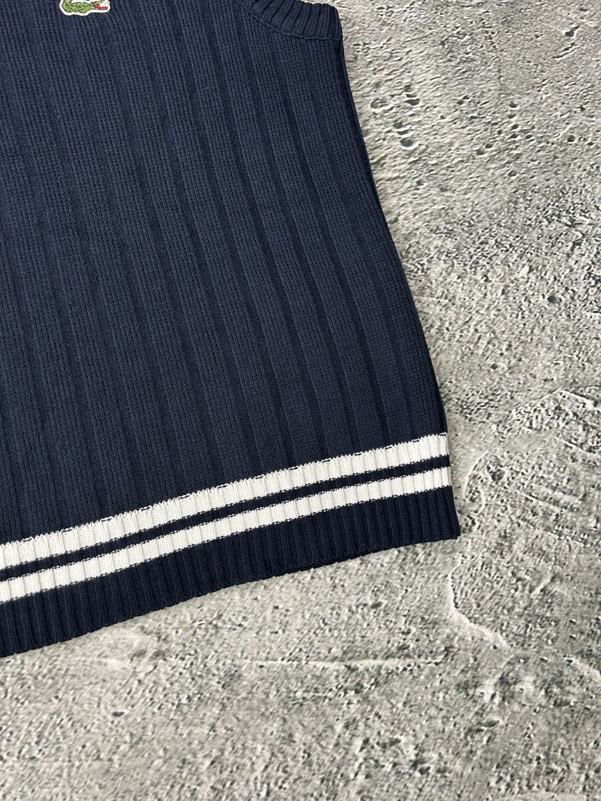 Lacoste Lacoste vintage navy sweater vest small logo Size US L / EU 52-54 / 3 - 4 Thumbnail