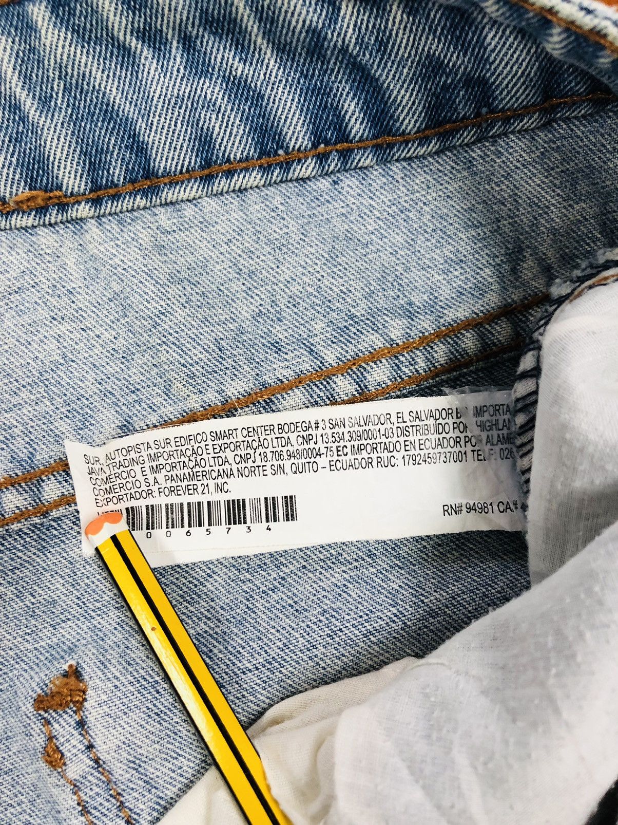 Forever 21 Forever 21 Ripped Jeans Size US 29 - 9 Thumbnail