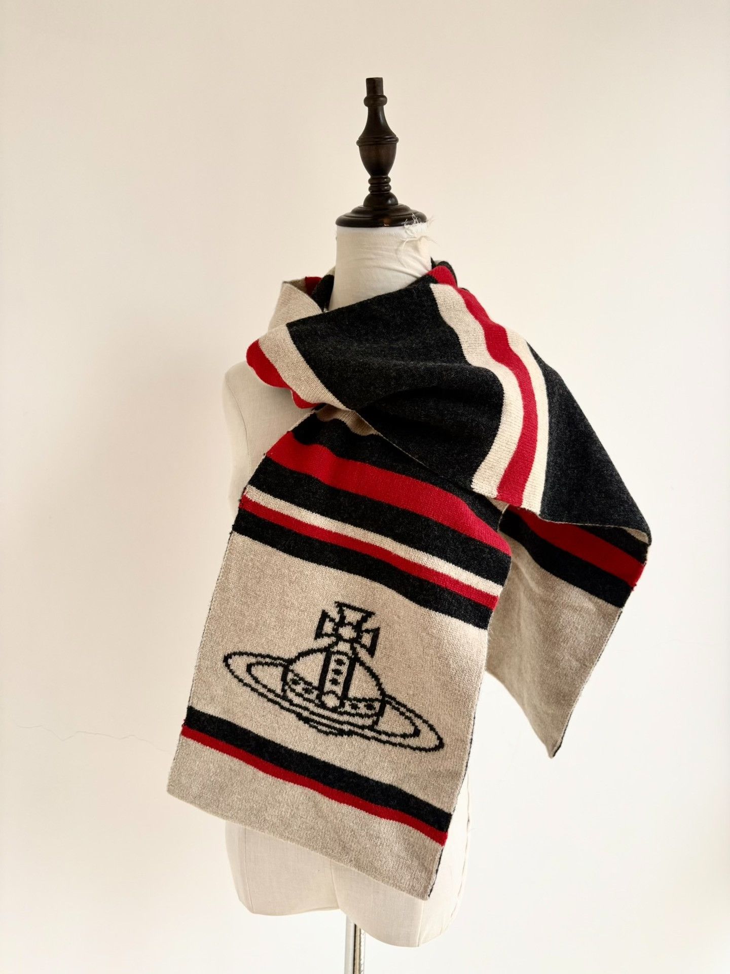 Vivienne Westwood Vivienne Westwood Big Saturn Knit Scarf Size ONE SIZE - 1 Thumbnail