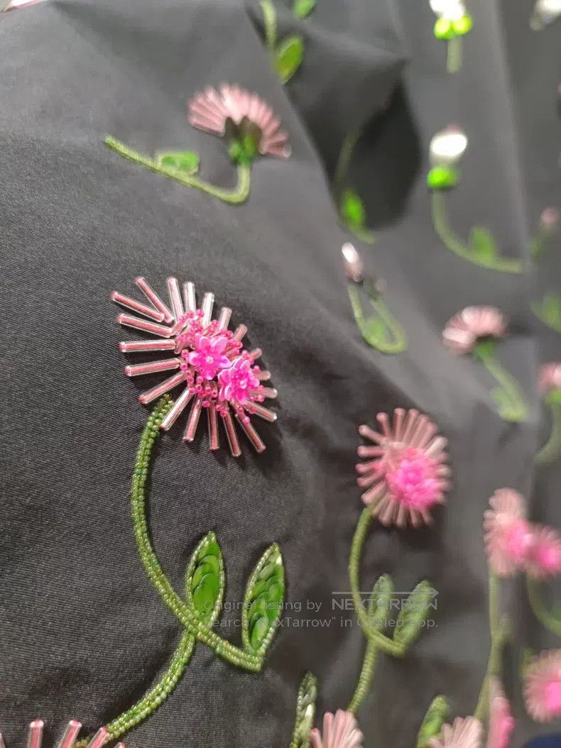 Valentino Valentino Dress three-dimensional flowers Size L / US 10 / IT 46 - 3 Thumbnail