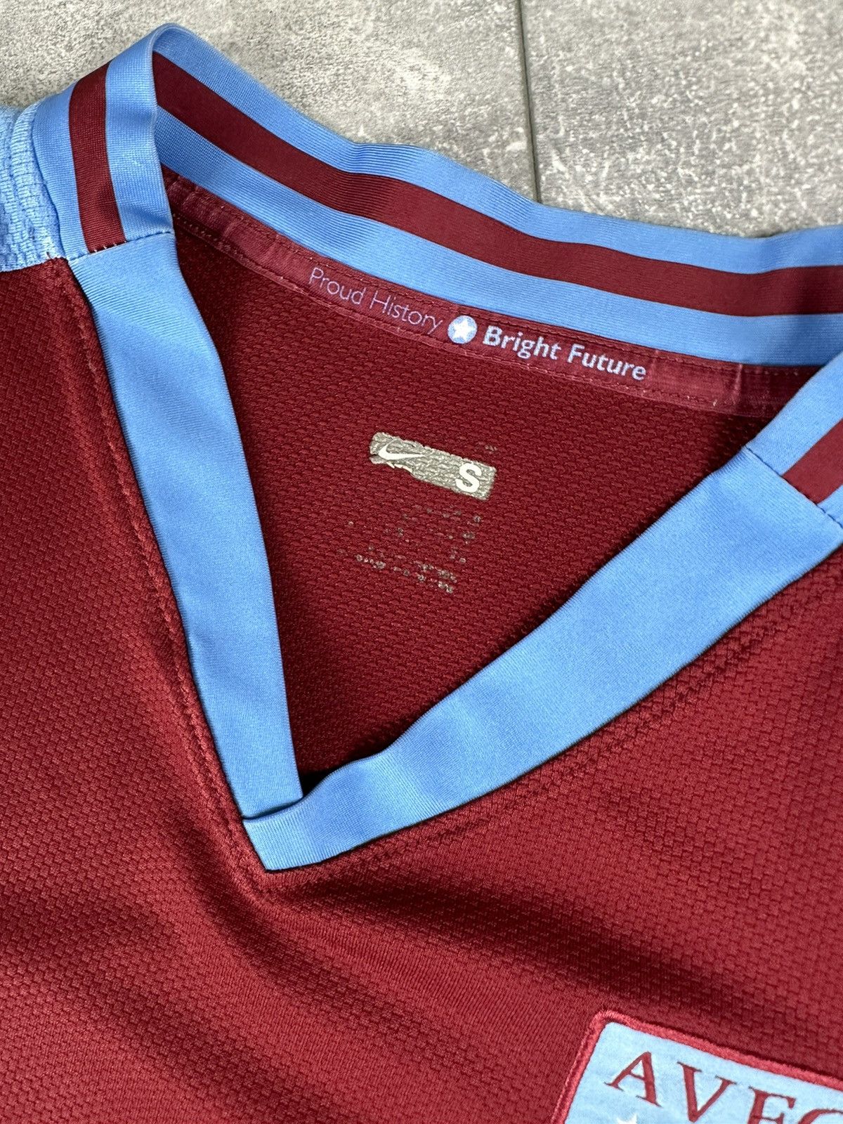 Nike Nike Aston Villa 2008/09 Home Soccer Football Jersey Size US S / EU 44-46 / 1 - 8 Thumbnail