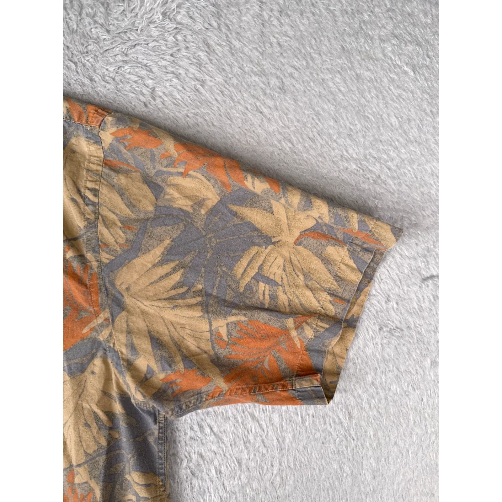 Van Heusen Van Heusen Shirt Men's Gray Floral Leaf 100% Cotton Hawaiian Button-Up Short Sleeve - Adult Medium Size US M / EU 48-50 / 2 - 2 Thumbnail