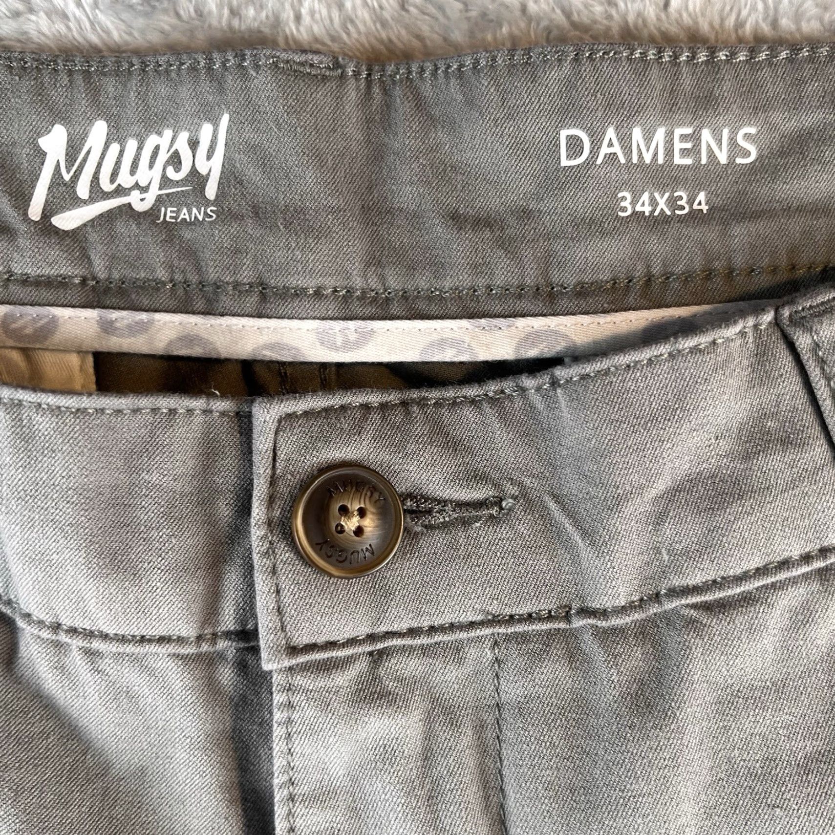 Vintage Mugsy Jeans Damens 34x34 Regular Gray 5-Pocket Denim Stretch City Logo College Size US 34 / EU 50 - 7 Thumbnail