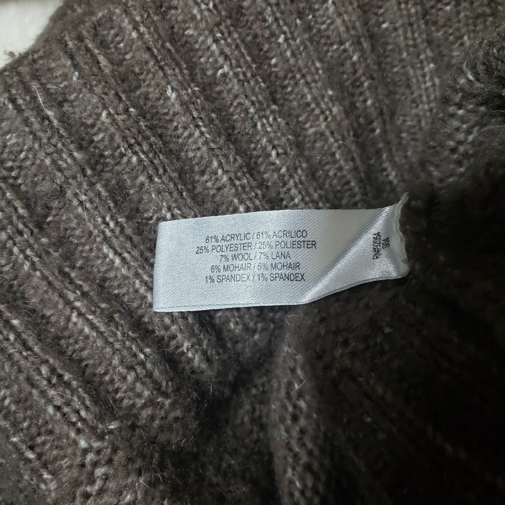 Vintage Carolyn Taylor Sweater V-Neck Half Sleeve Size S Beige Wool Mohair Blend Button Detail Womens Pullover 90s Accent? Wait no. Size S / US 4 / IT 40 - 7 Thumbnail