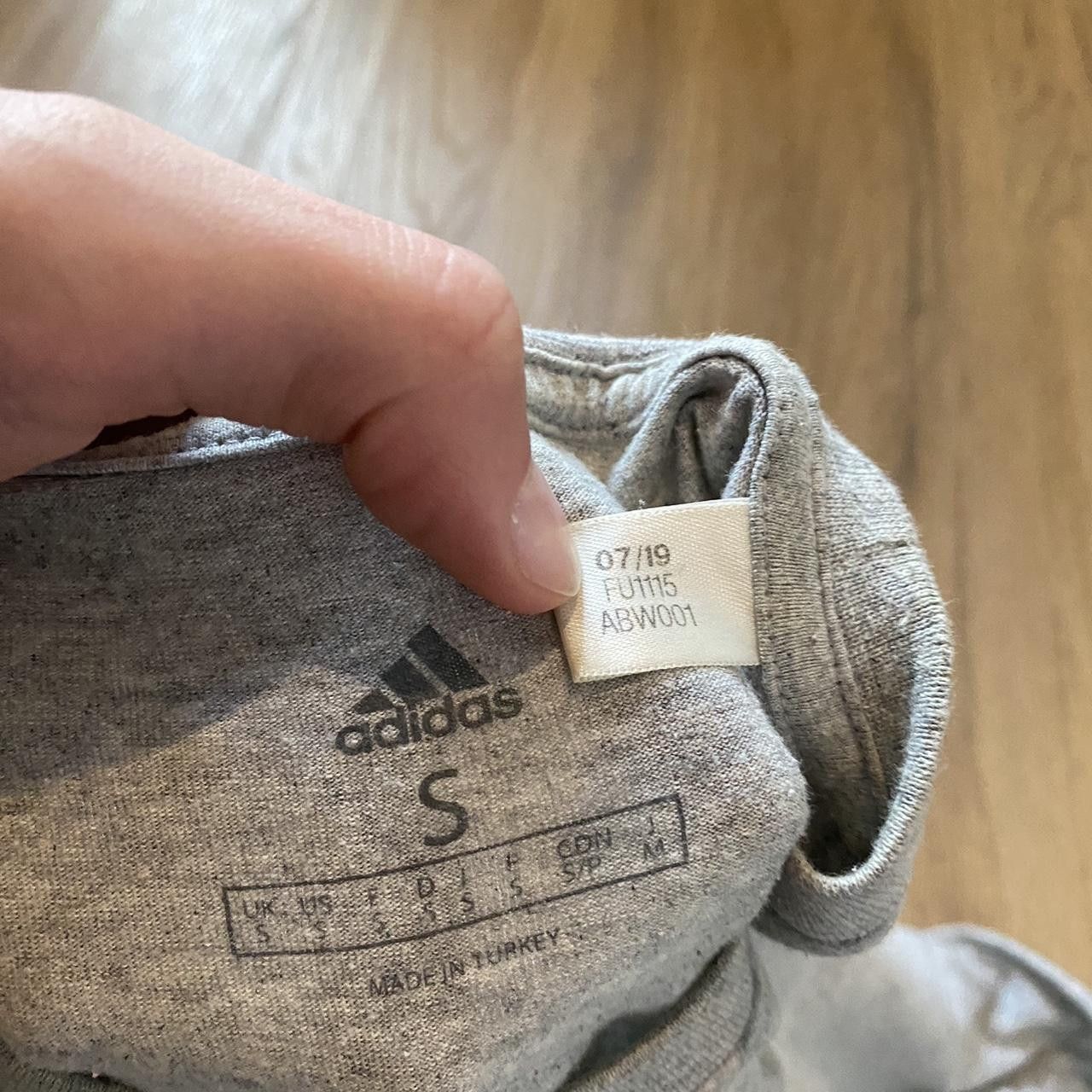 Adidas Grey Adidas tee with pink logo #sportswear Size US S / EU 44-46 / 1 - 4 Thumbnail