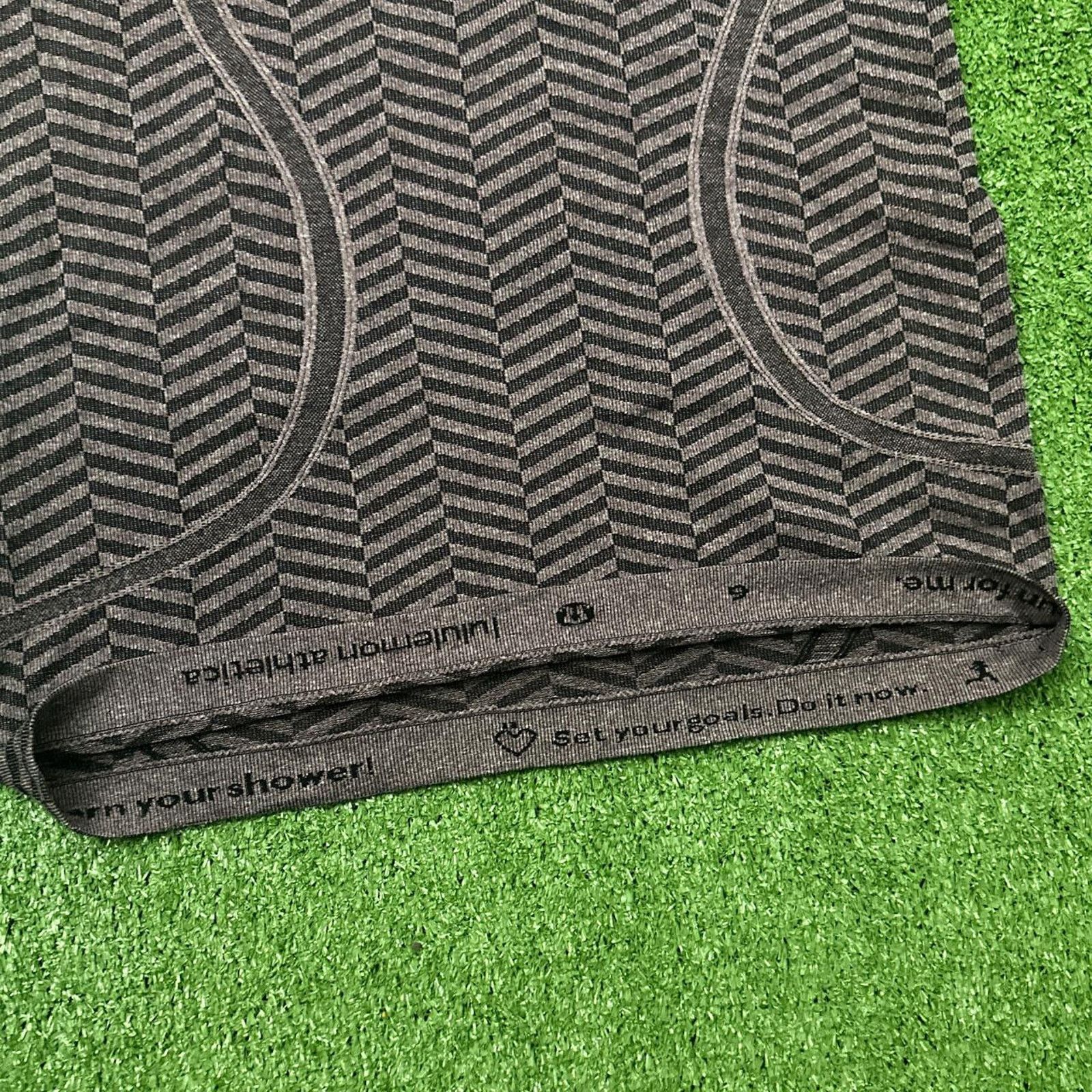 Lululemon Lululemon Black Cherry Chevron Stripe Racerback Tank Top Size S / US 4 / IT 40 - 2 Thumbnail