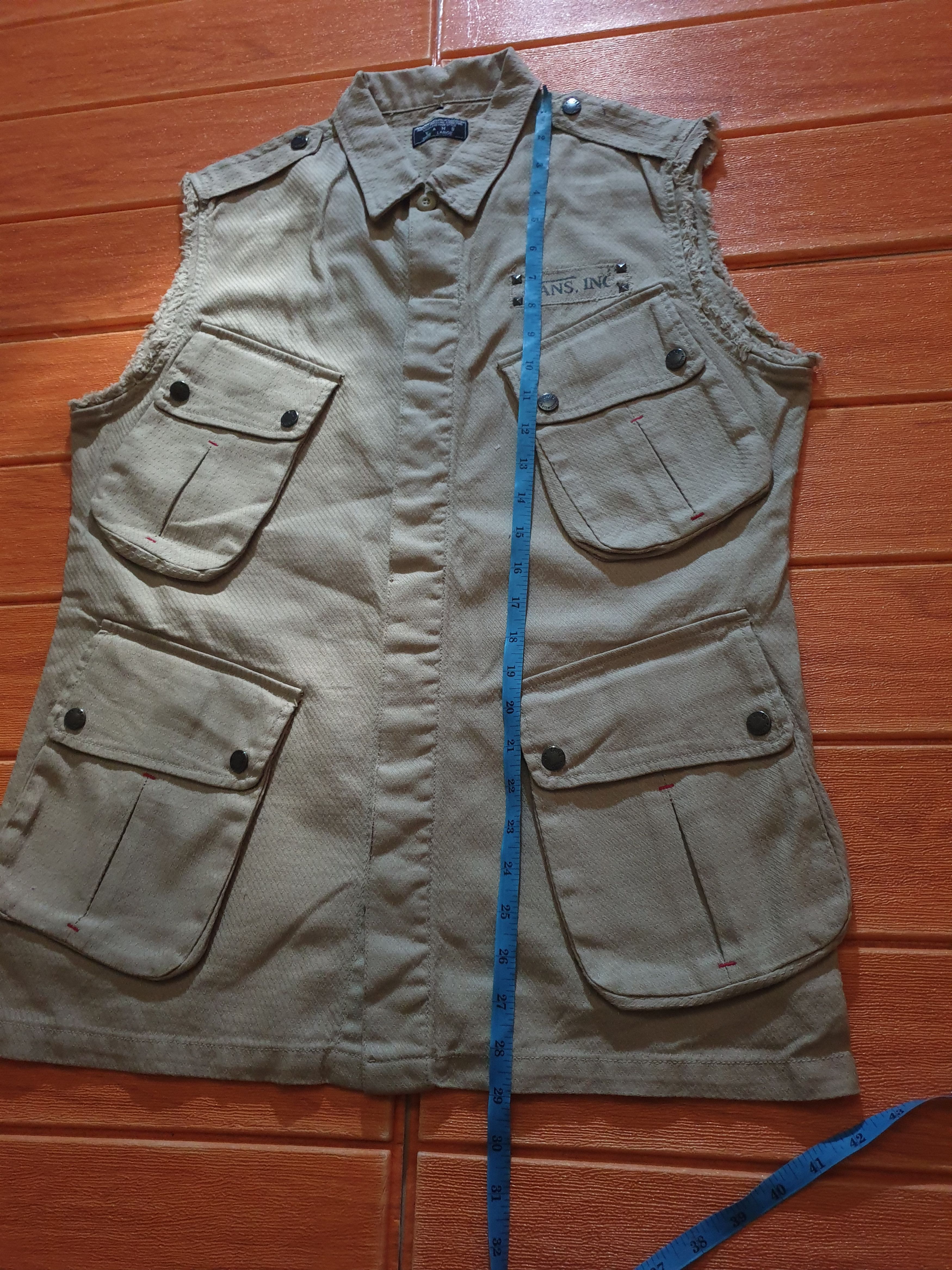 Vans Vans multipocket beige colour vest Size US L / EU 52-54 / 3 - 7 Thumbnail
