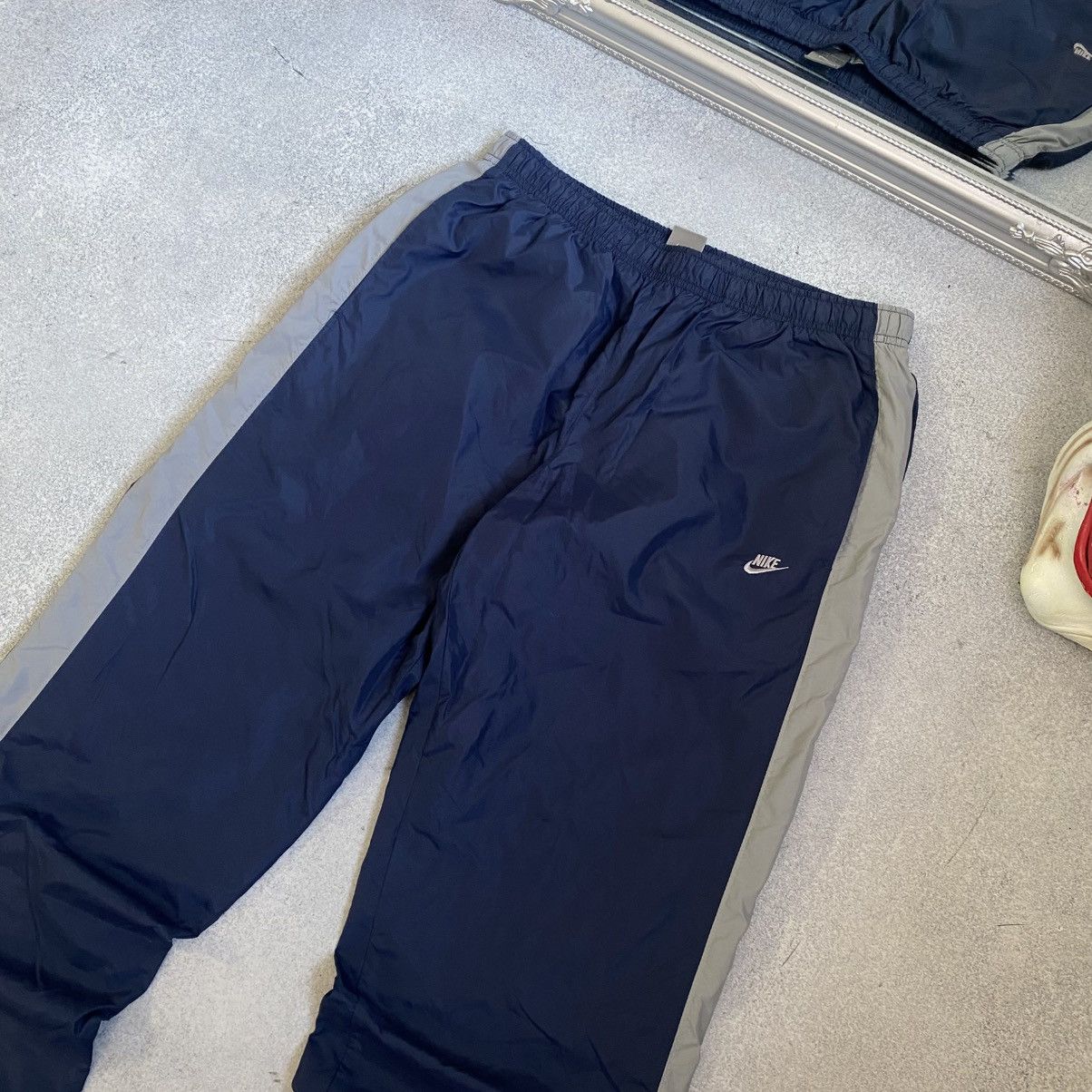 Nike Vintage Nike Track Pants Double Swoosh Y2K Baggy Sweatpants Size US 36 / EU 52 - 3 Thumbnail