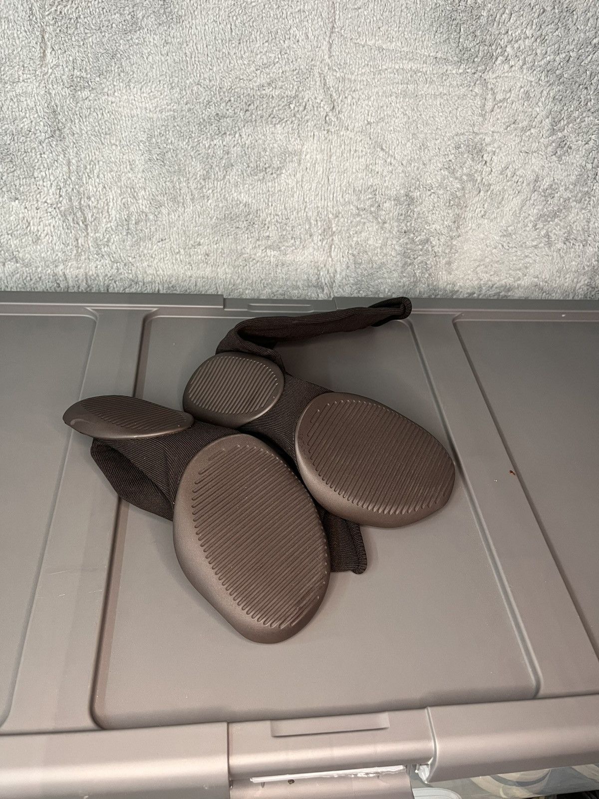 Yeezy Yeezy Pod Shoe Size US 6 / EU 39 - 1 Thumbnail