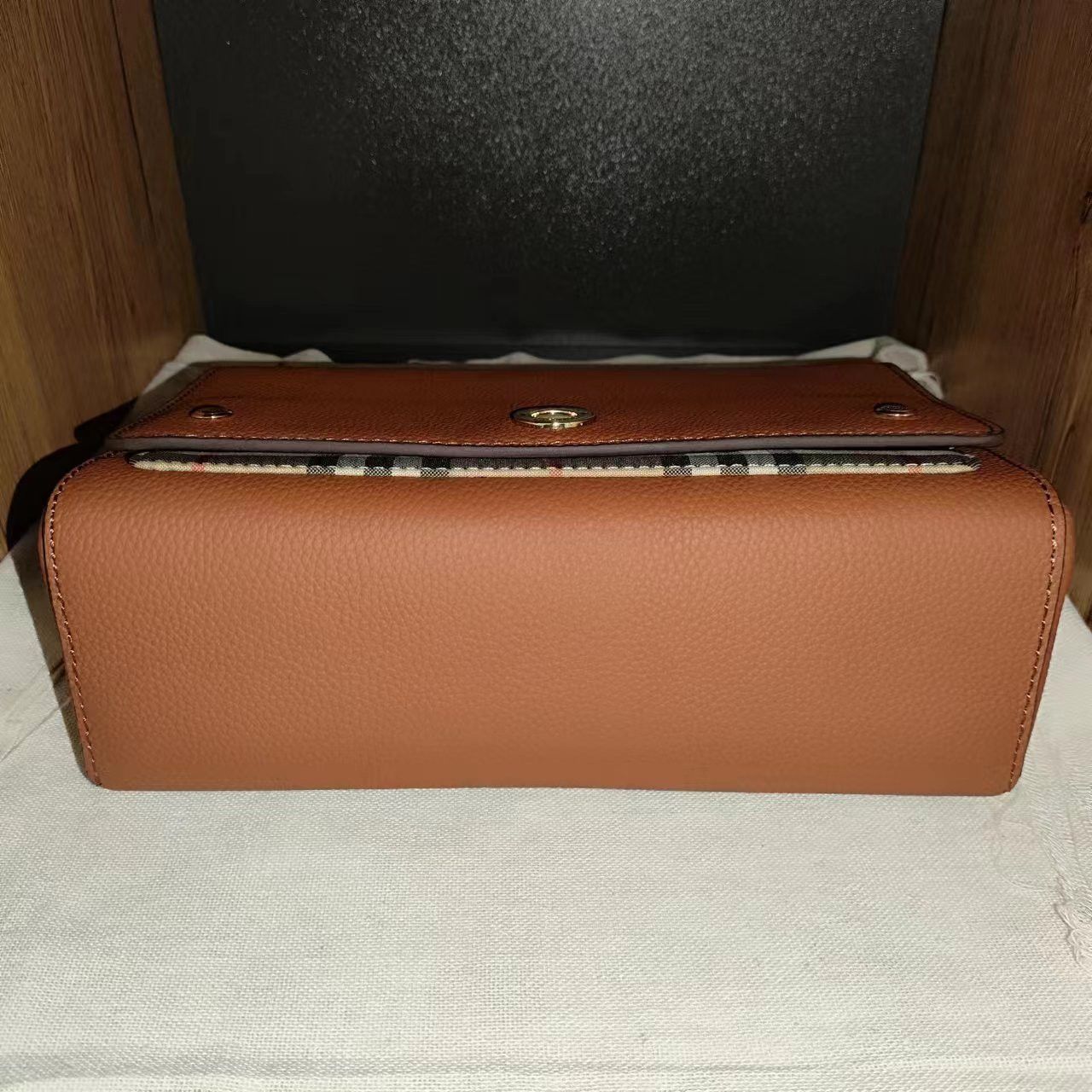 Burberry Burberry Note Bag in Brown Size ONE SIZE - 6 Thumbnail