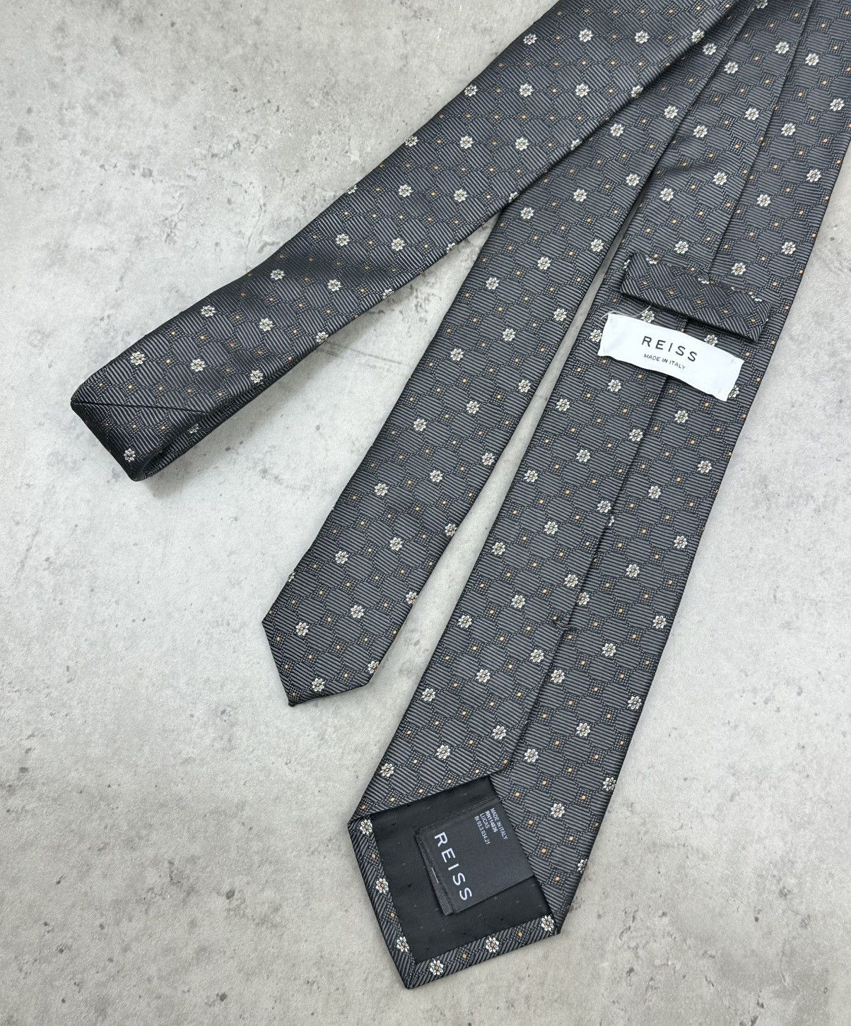 Reiss Reiss Gray Floral Silk Tie Made in Italy Designer Necktie Size ONE SIZE - 5 Thumbnail