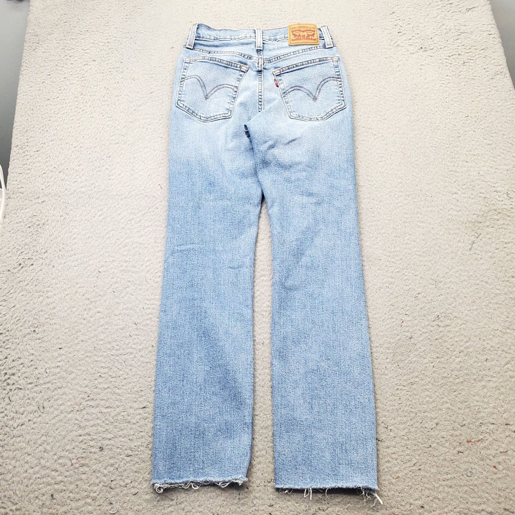 Levi's Levi's Jeans Womens Blue Wedgie Straight Distressed Button Fly Frayed Hem Size 26x28 Size 26" / US 2 / IT 38 - 2 Thumbnail