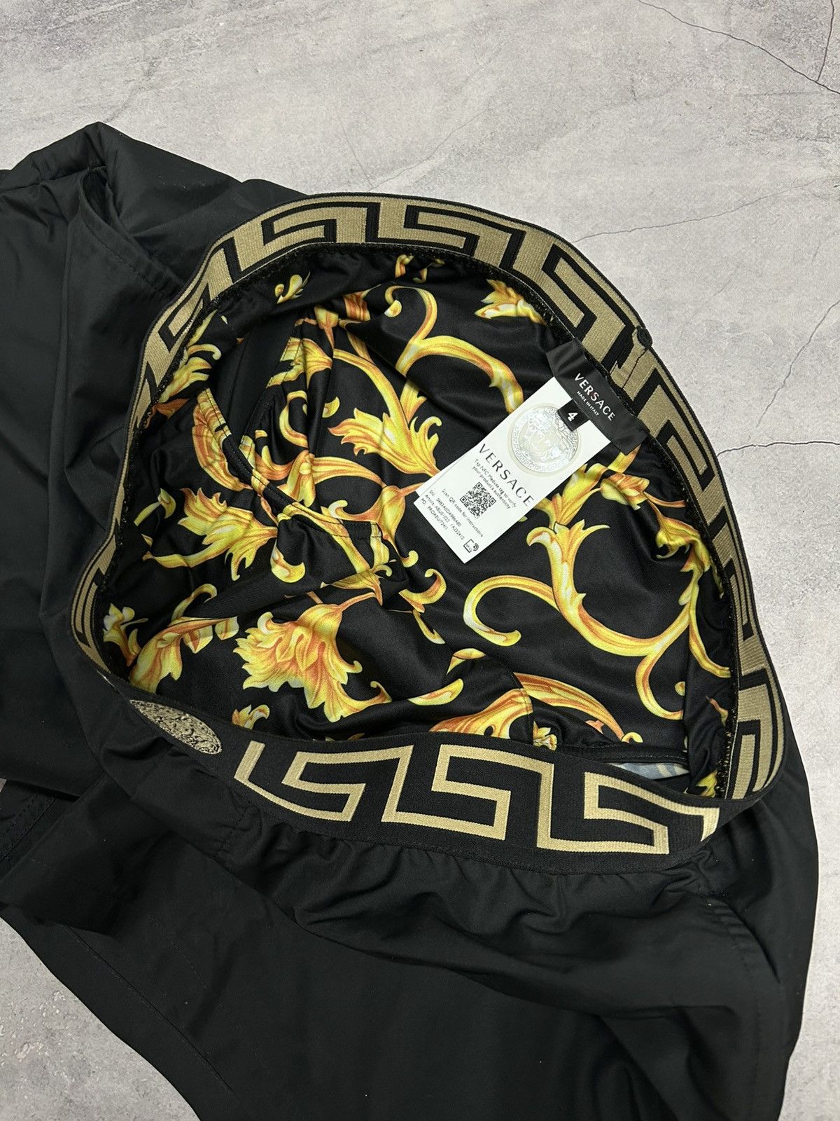 Versace Versace Greca Medusa Swim Trunks Size US 32 / EU 48 - 9 Thumbnail