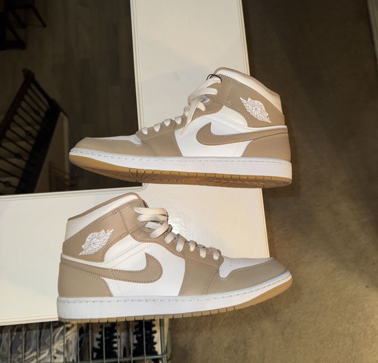 Nike Jordan 1 mid tan gum Size US 11.5 / EU 44-45 - 1 Thumbnail