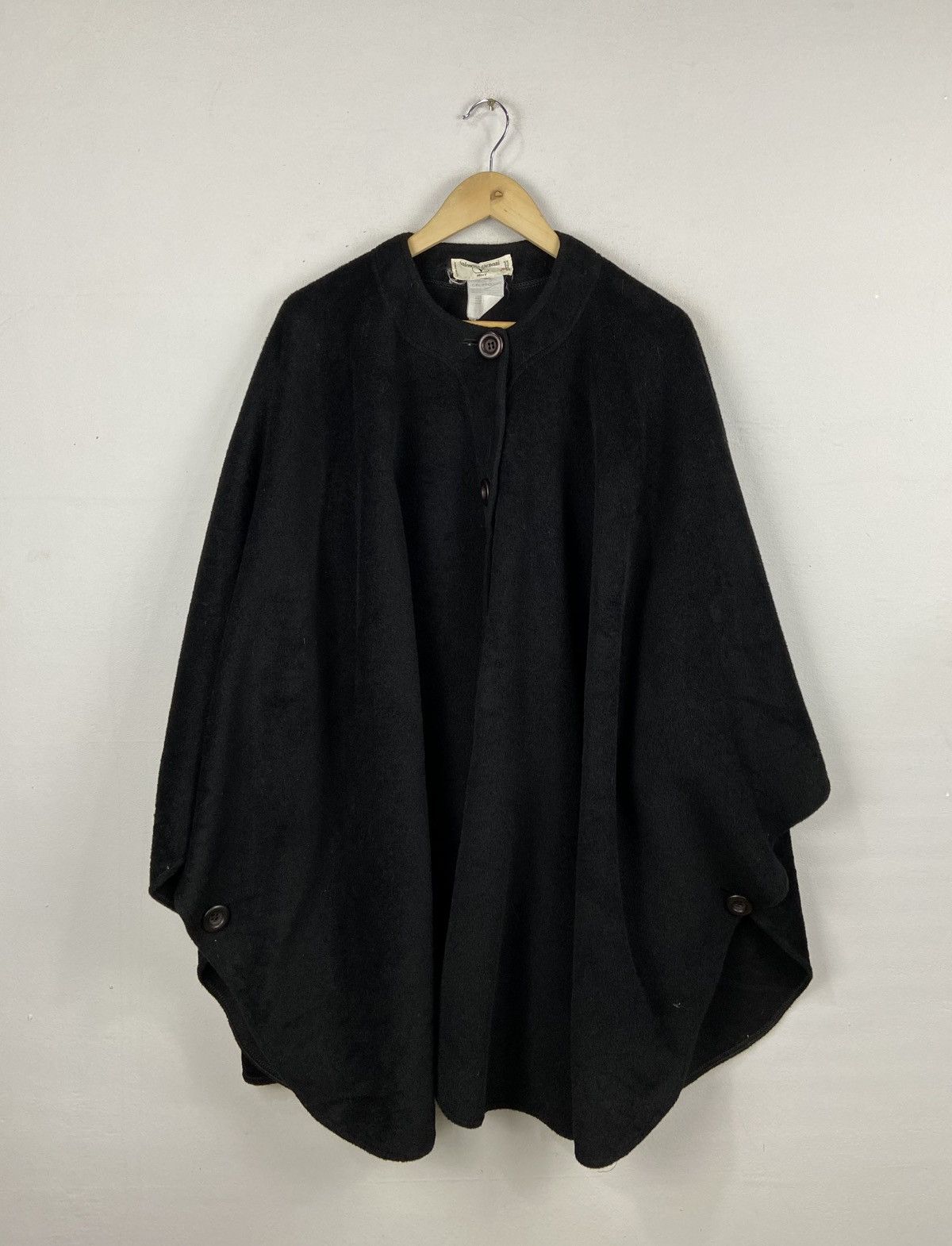 Valentino VINTAGE VALENTINO CARAVANI CAPES RARE Size M / US 6-8 / IT 42-44 - 1 Thumbnail