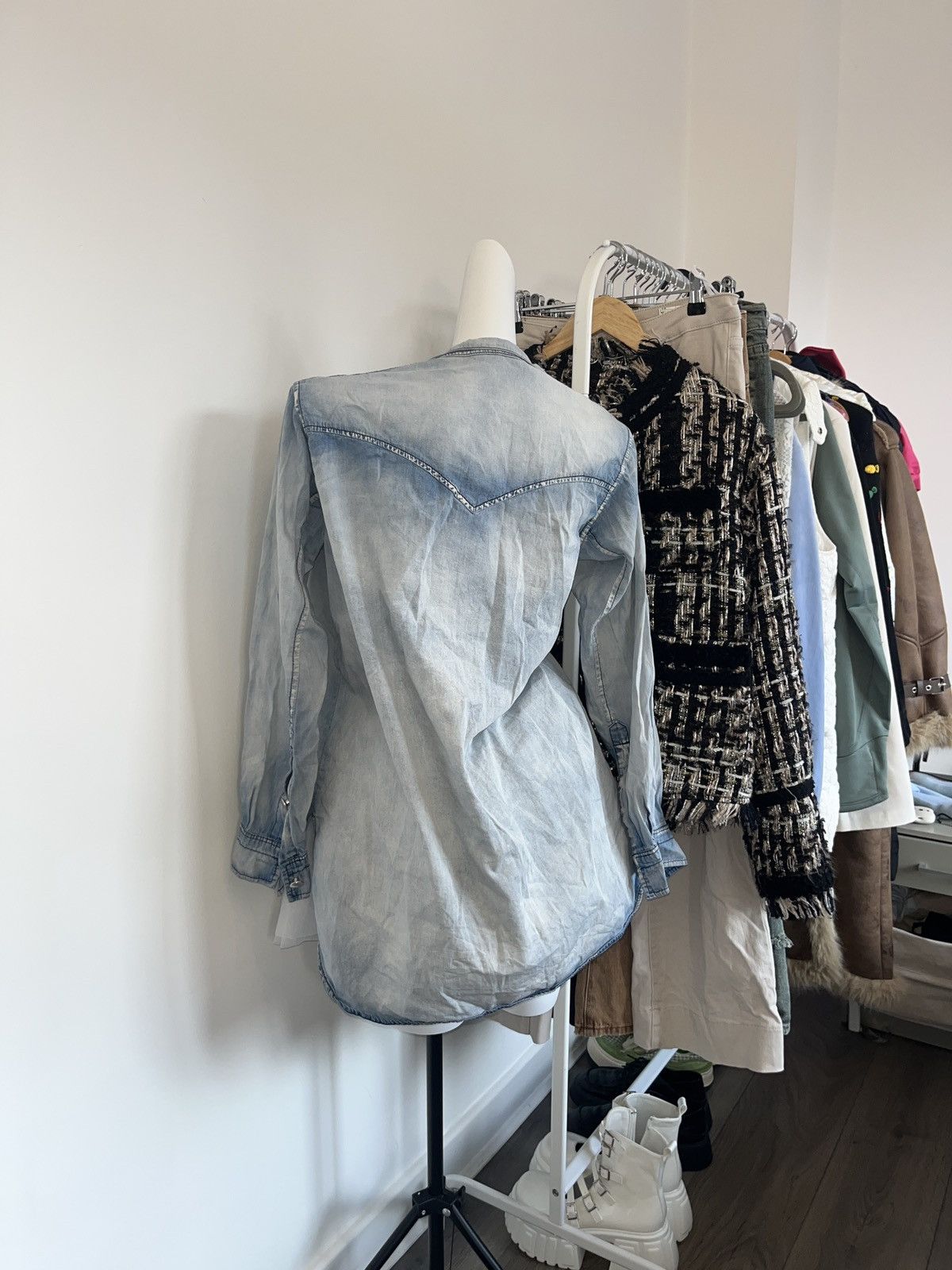 Other The Light-Washed shirt Vintage-style shirt Denim top Size M / US 6-8 / IT 42-44 - 3 Thumbnail