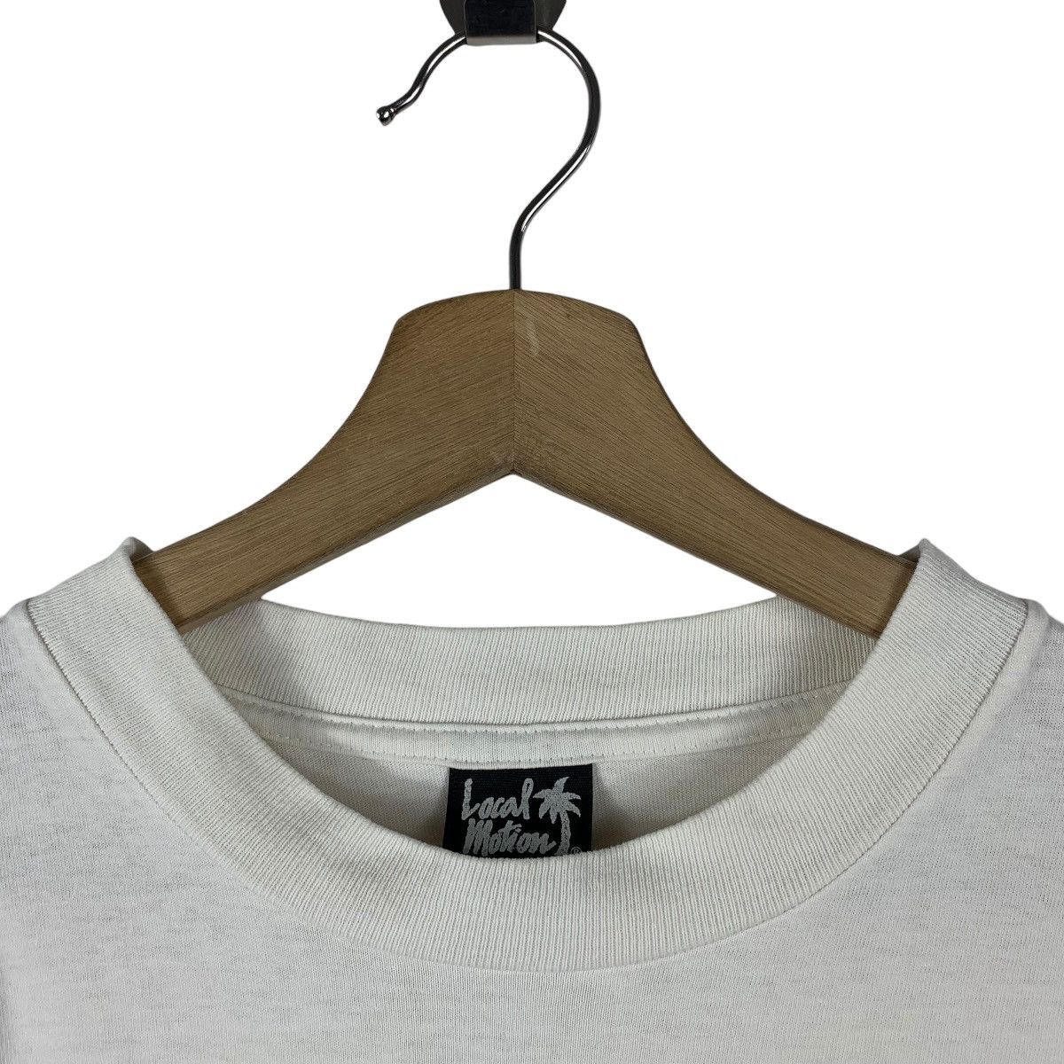 Vintage Vintage 90s LOCAL MOTION big logo back hit Surfing tee Size US L / EU 52-54 / 3 - 5 Thumbnail