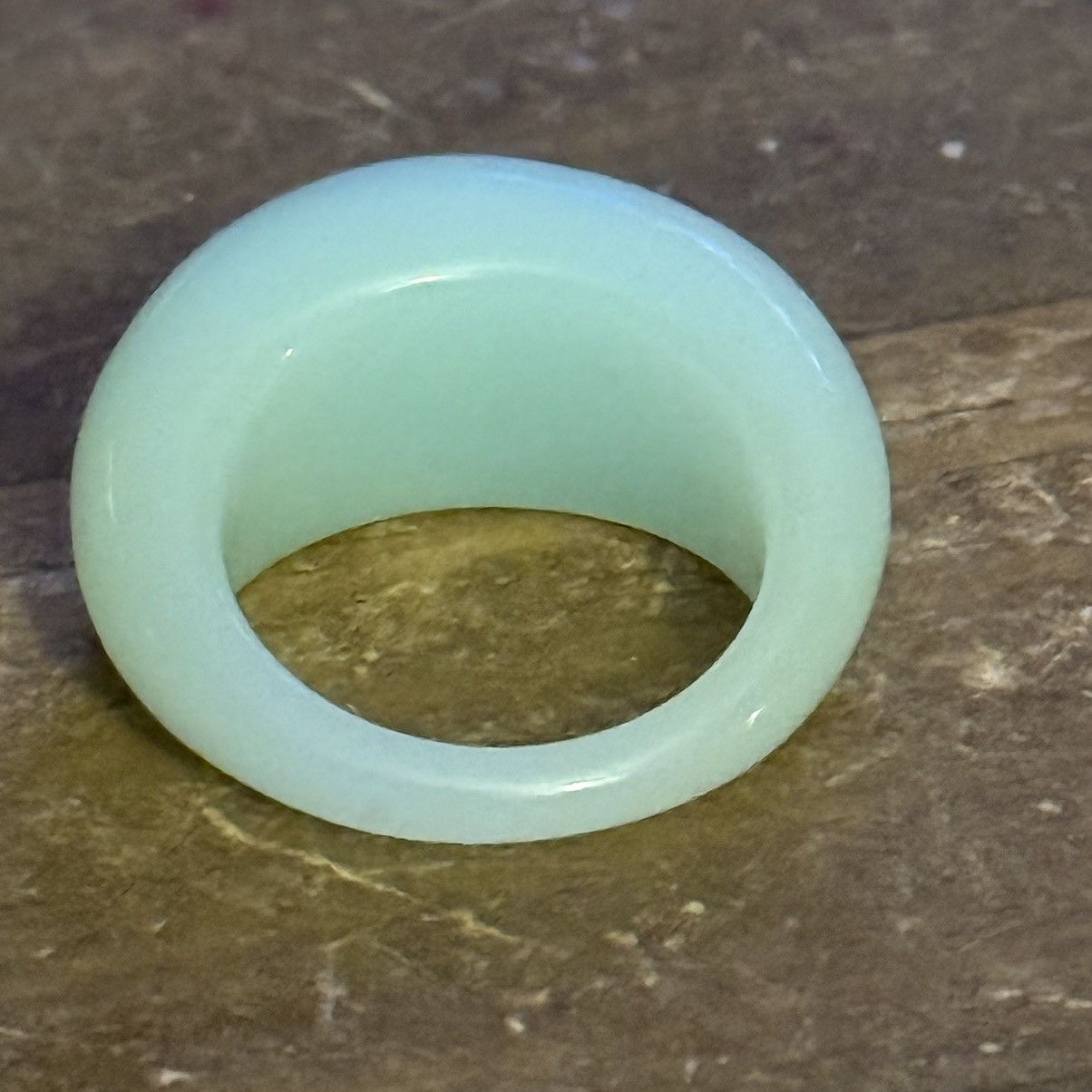 Vintage Vintage pale green lucite dome ring Size ONE SIZE - 6 Thumbnail