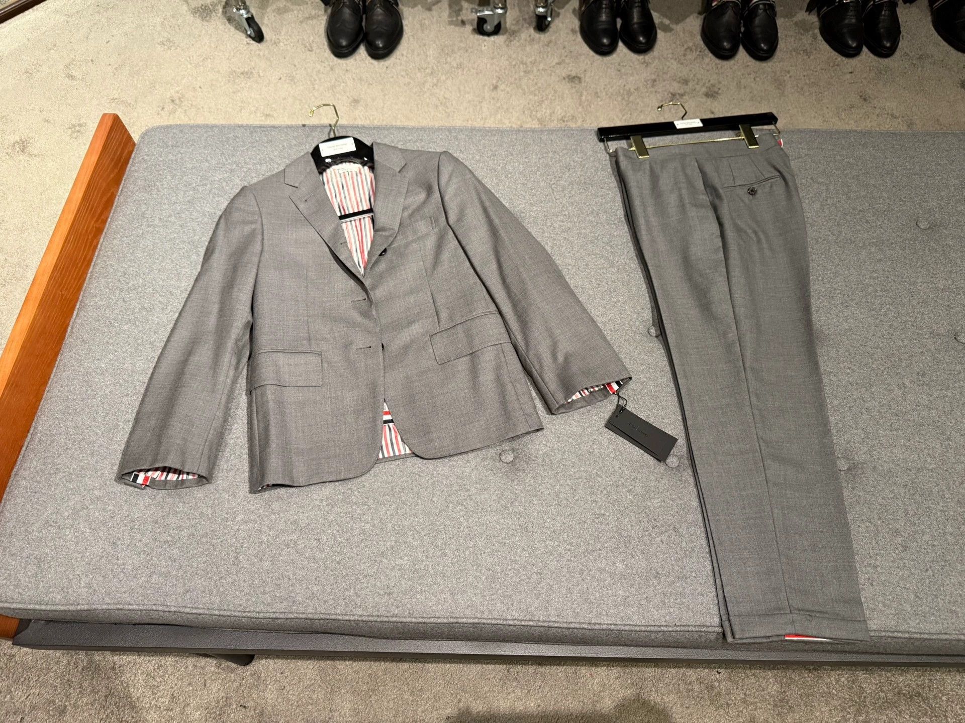 Thom Browne Thom Browne Women's Mid-Gray Wool Slim Trousers 42 (New) Size 28" / US 6 / IT 42 - 8 Thumbnail