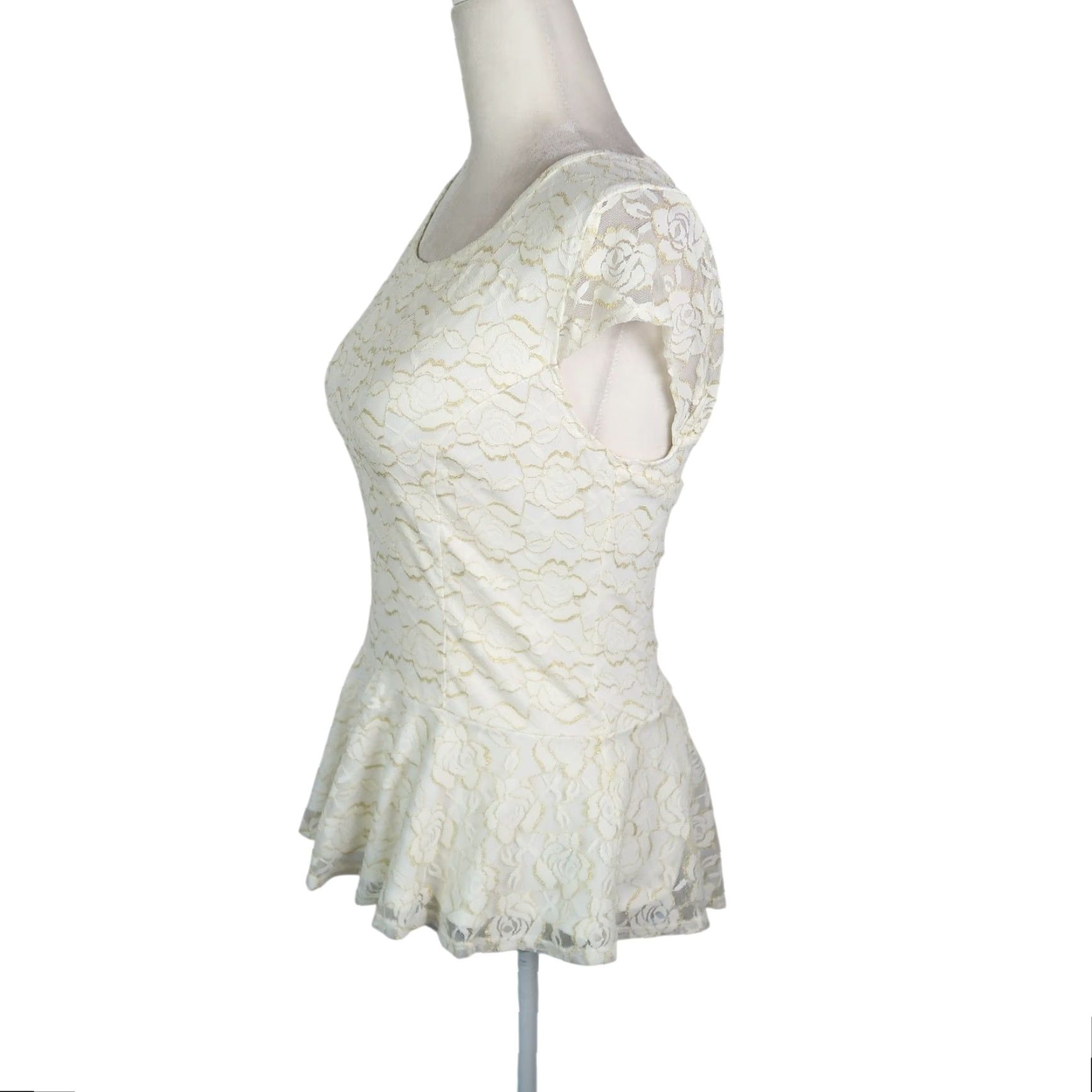 Vintage VINTAGE IZ Byer Cream Lace Peplum Top S Blouse Short Sleeve Floral Bohemian Nylon Spandex Lined Women Mens? Size S / US 4 / IT 40 - 3 Thumbnail