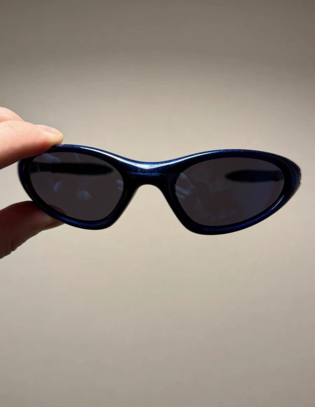 Oakley Blue Oval Frame Sunglasses Size ONE SIZE - 1 Thumbnail
