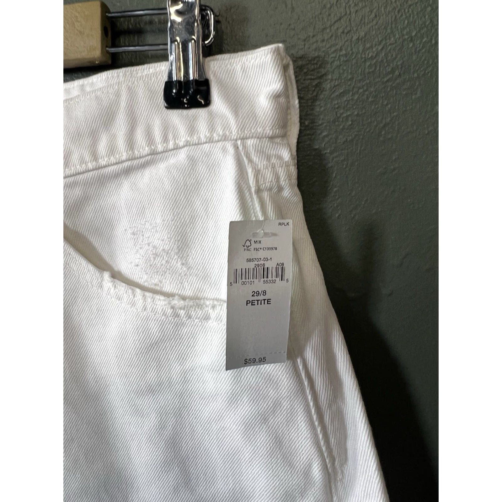 Gap GAP Womens Denim Shorts Size 8P Stride Cutoff Raw Hem White Summer NWT Denim Shorts 5-Pocket Womens Casual Summer NWT Size 30" / US 8 / IT 44 - 4 Thumbnail