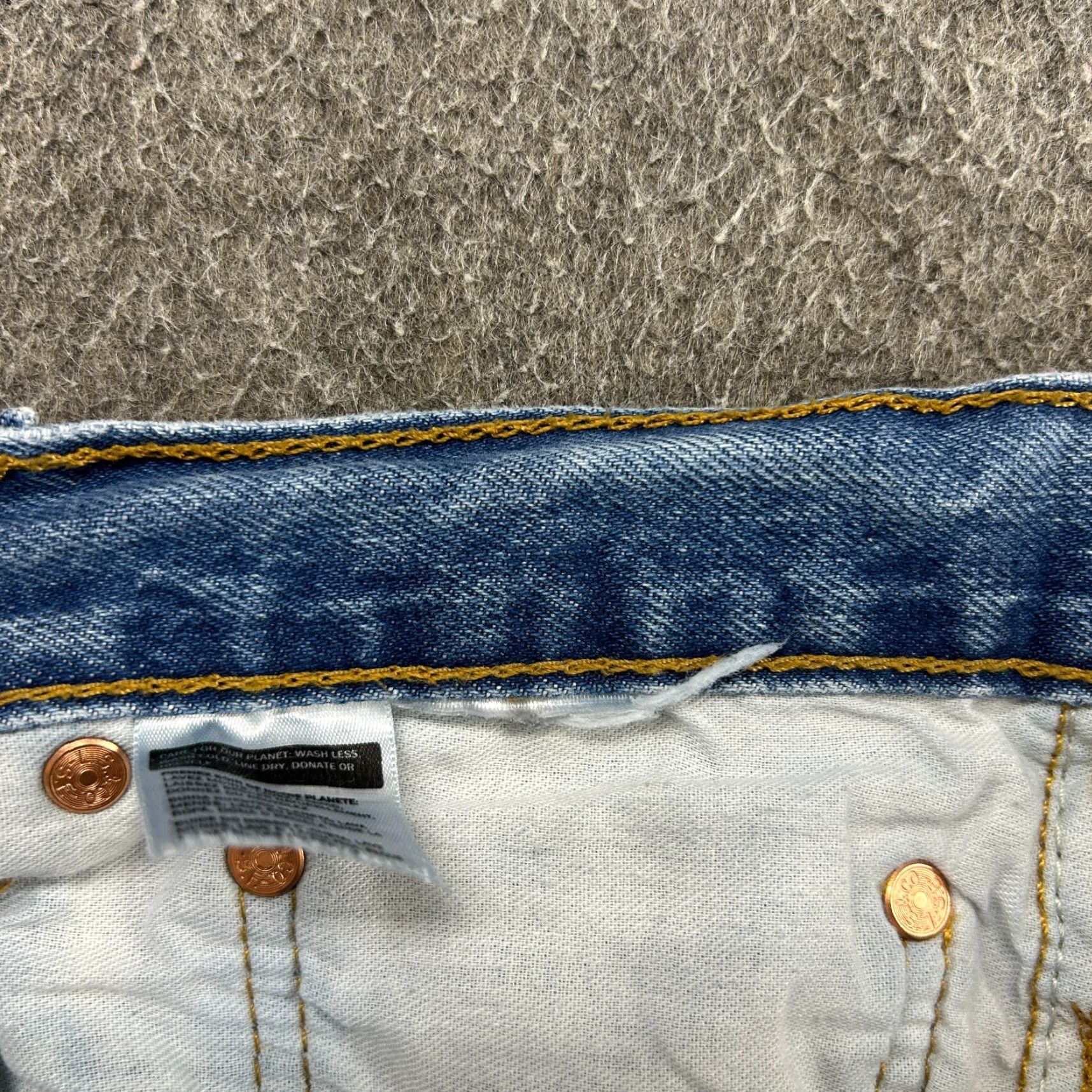 Levi's VINTAGE Levi's 501 Jeans Mens 32x32 Blue Distressed Regular Fit Straight Levi's 500 Series Denim Cotton Blend Inseam 32 Men LA Size US 32 / EU 48 - 6 Thumbnail