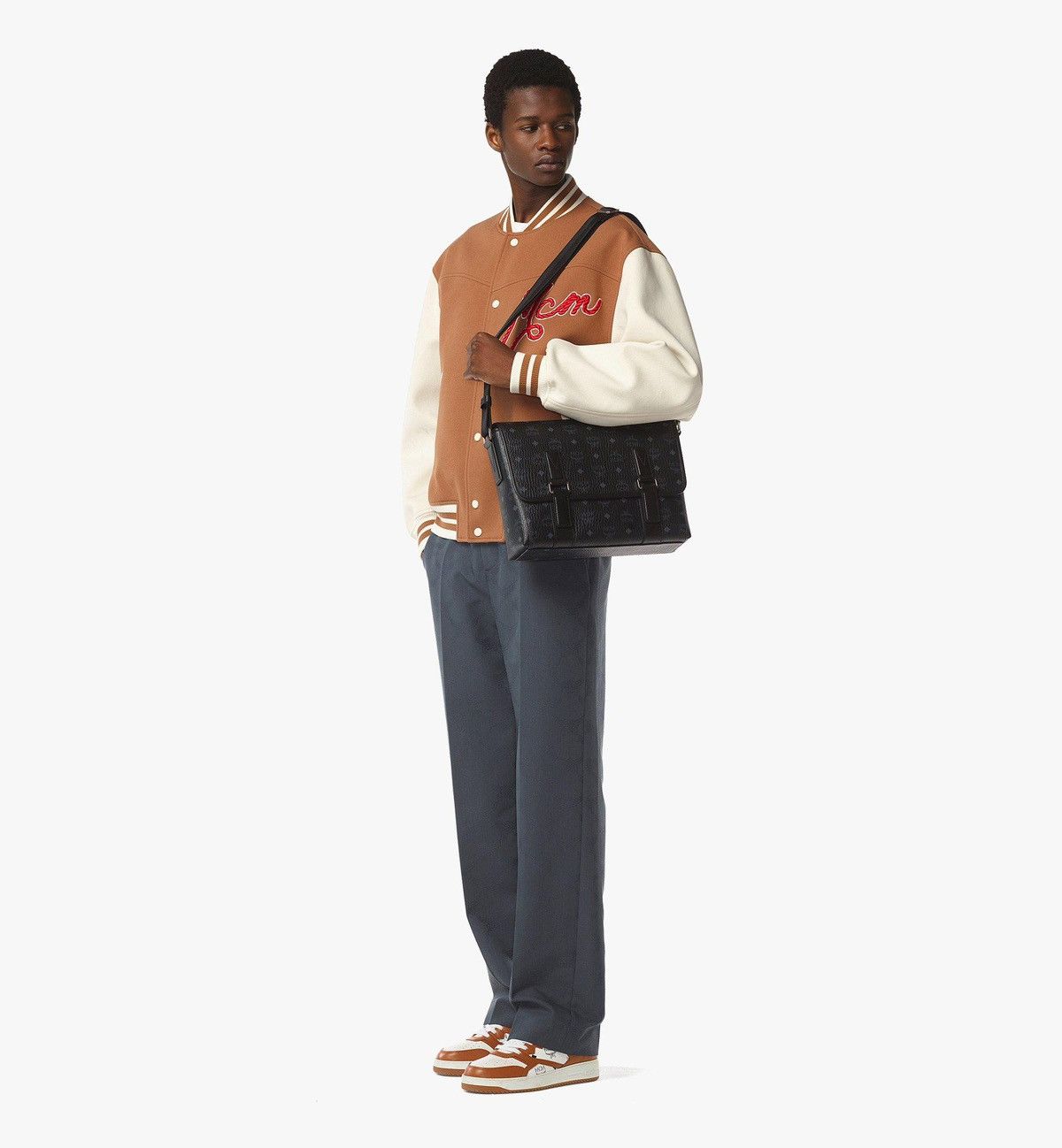MCM Aren Messenger in Visetos Size ONE SIZE - 2 Thumbnail