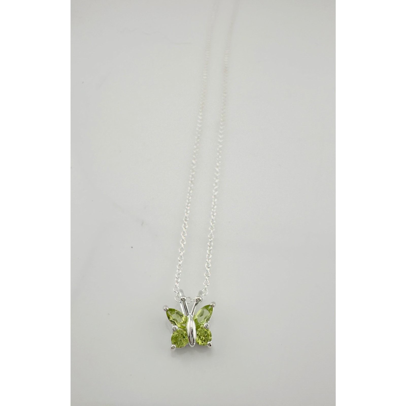Other Pretty Natural Green Peridot Butterfly Necklace Size ONE SIZE - 5 Thumbnail
