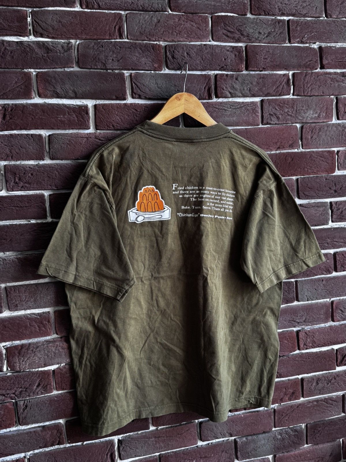 Rap Tees 90s DeeJay Punk-Roc Chicken hip hop rap beat box band tshirt Size US M / EU 48-50 / 2 - 8 Thumbnail