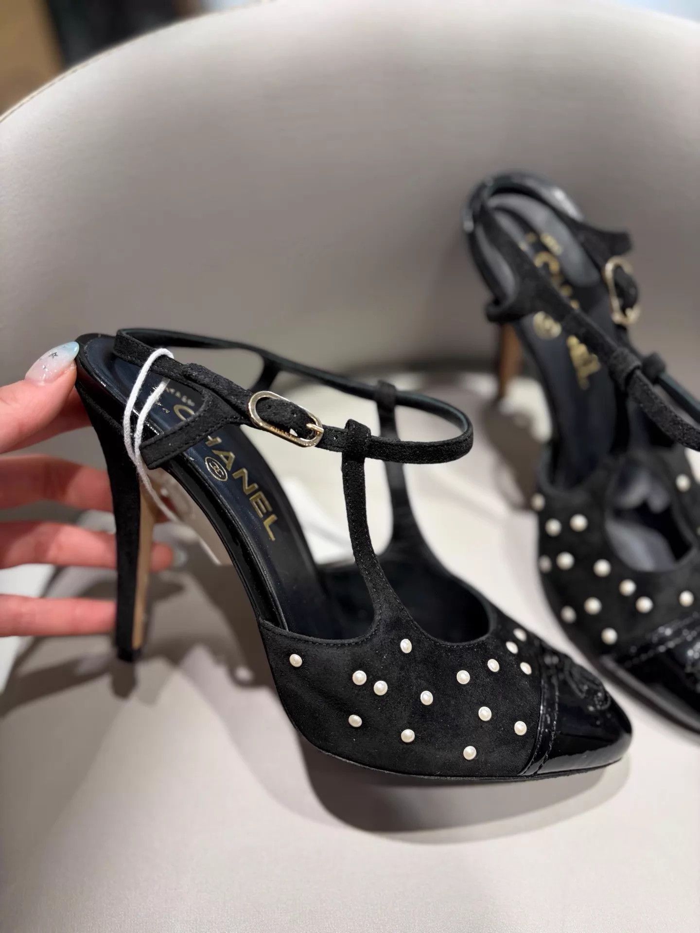 Chanel Chanel Runway Suede Pearl-embellished Heels 37 EU Size US 6.5 / IT 36.5 - 2 Thumbnail