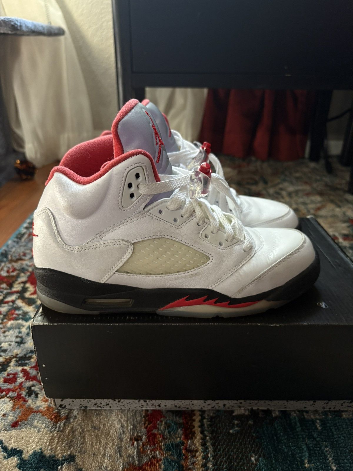 Jordan Brand True white/ fire red-black Air Jordan 5 Retro (GS) Size US 6 / EU 39 - 3 Thumbnail