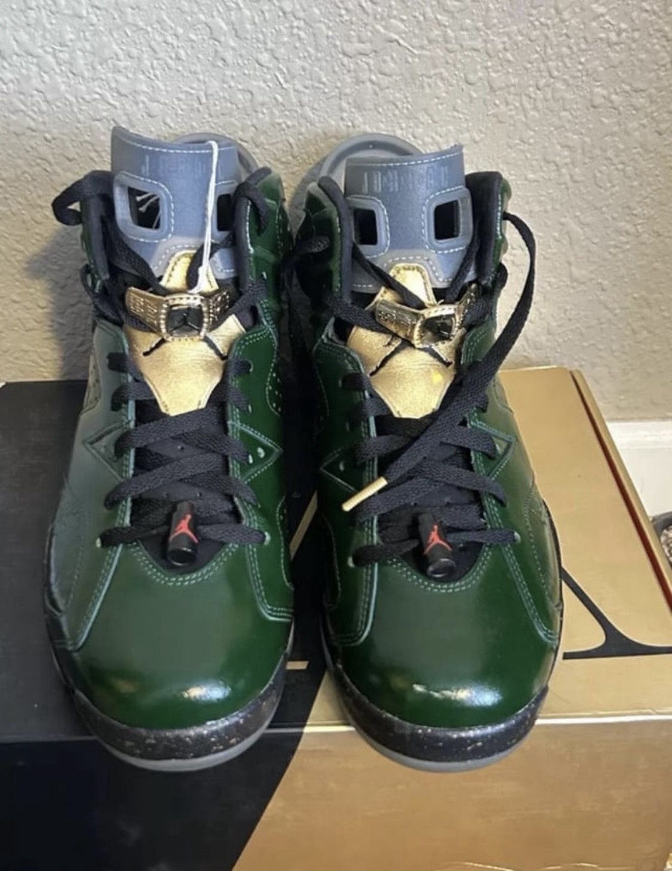 Jordan Brand Jordan champagne 6 sz 10.5 Size US 10.5 / EU 43-44 - 2 Thumbnail