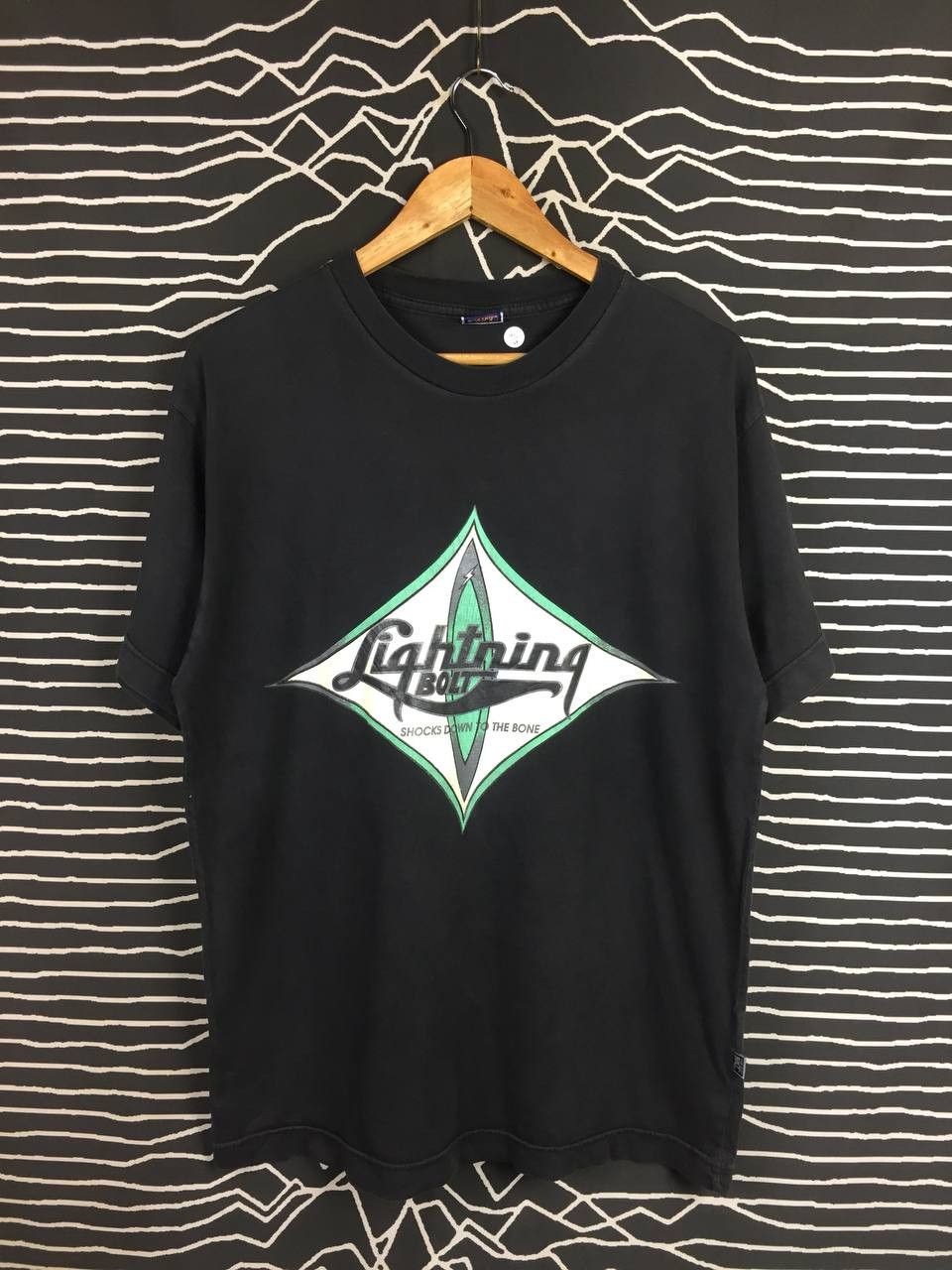 Vintage Vtg Lighting Bolt Shocks Down To the Bone Surf Skate Tee Size US M / EU 48-50 / 2 - 1 Thumbnail