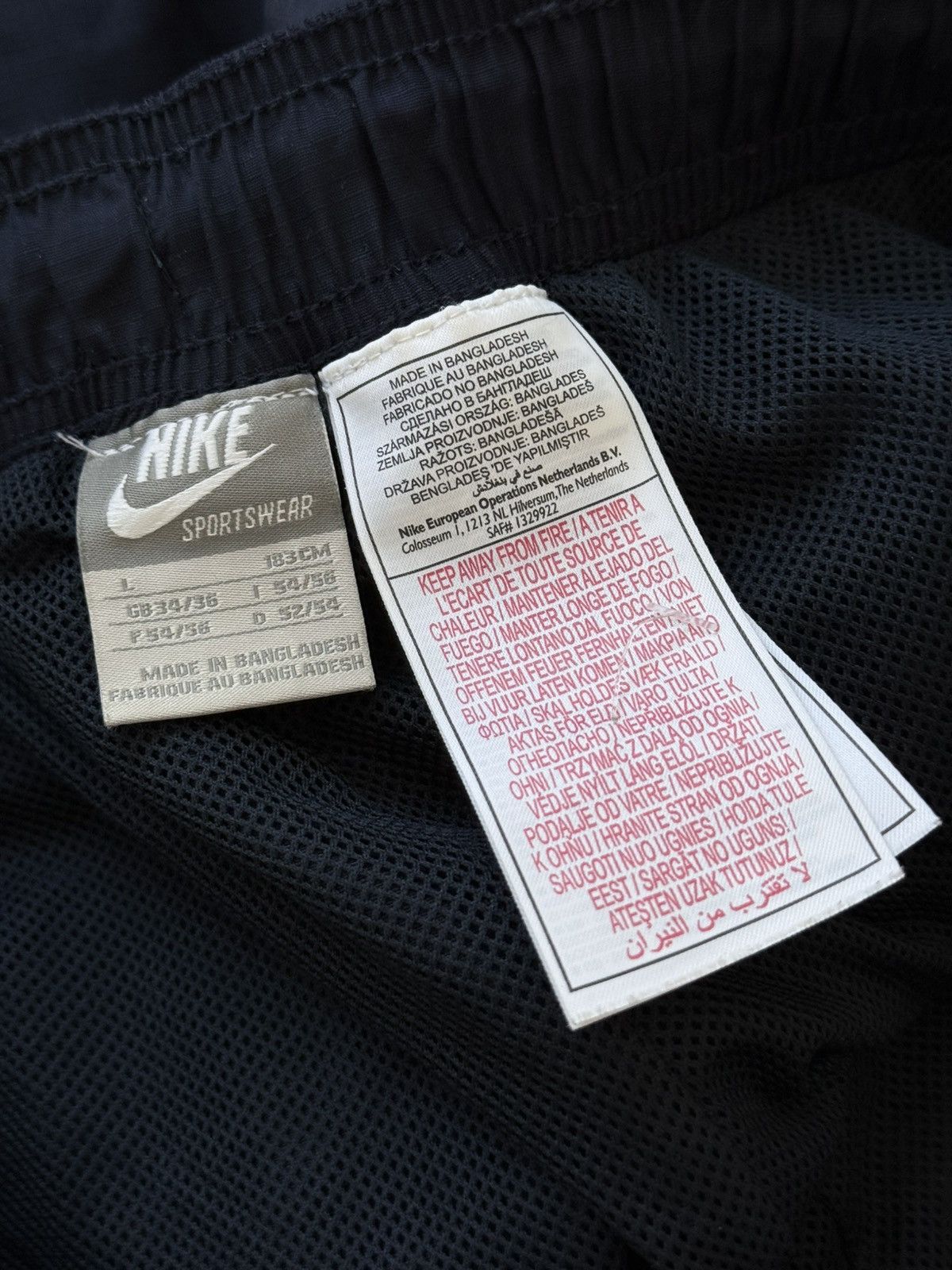 Nike Vintage 00s Nike Baggy Cargo Nylon Tack Pants Y2K Size US 34 / EU 50 - 12 Thumbnail