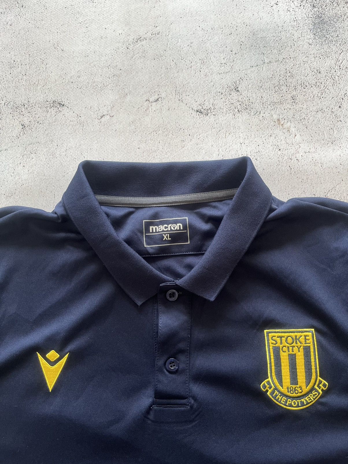 Macron MACRON FC STOKE CITY 2020/21 TRAINING SOCCER JERSEY,SIZE XL Size US XL / EU 56 / 4 - 5 Thumbnail