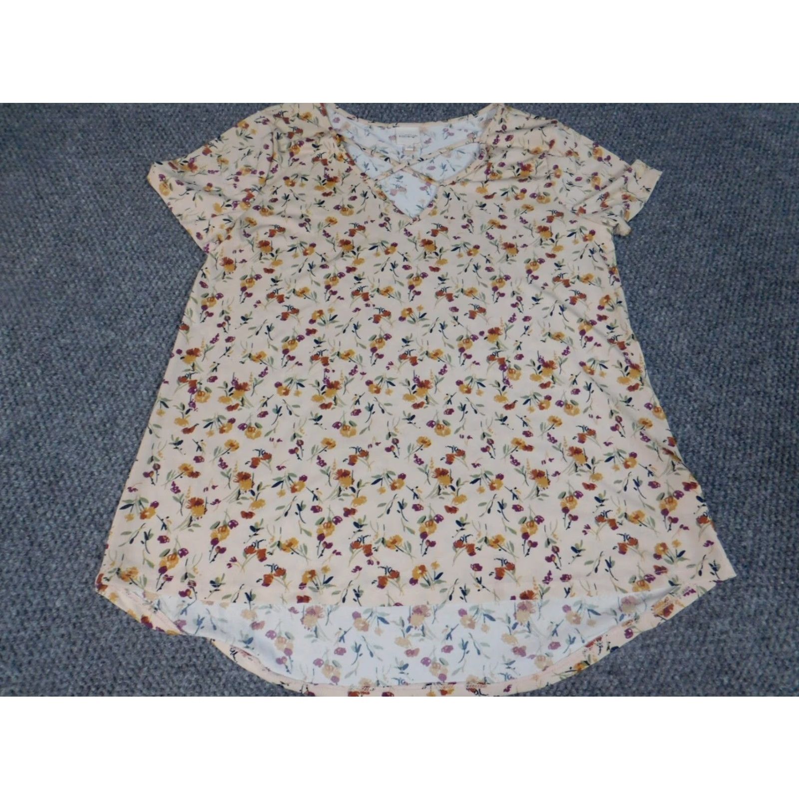 Vintage Kaileigh Blouse Womens M Beige Floral Pullover Short Sleeve Round Neck Regular Basic Shirt Fashion Size M / US 6-8 / IT 42-44 - 3 Thumbnail
