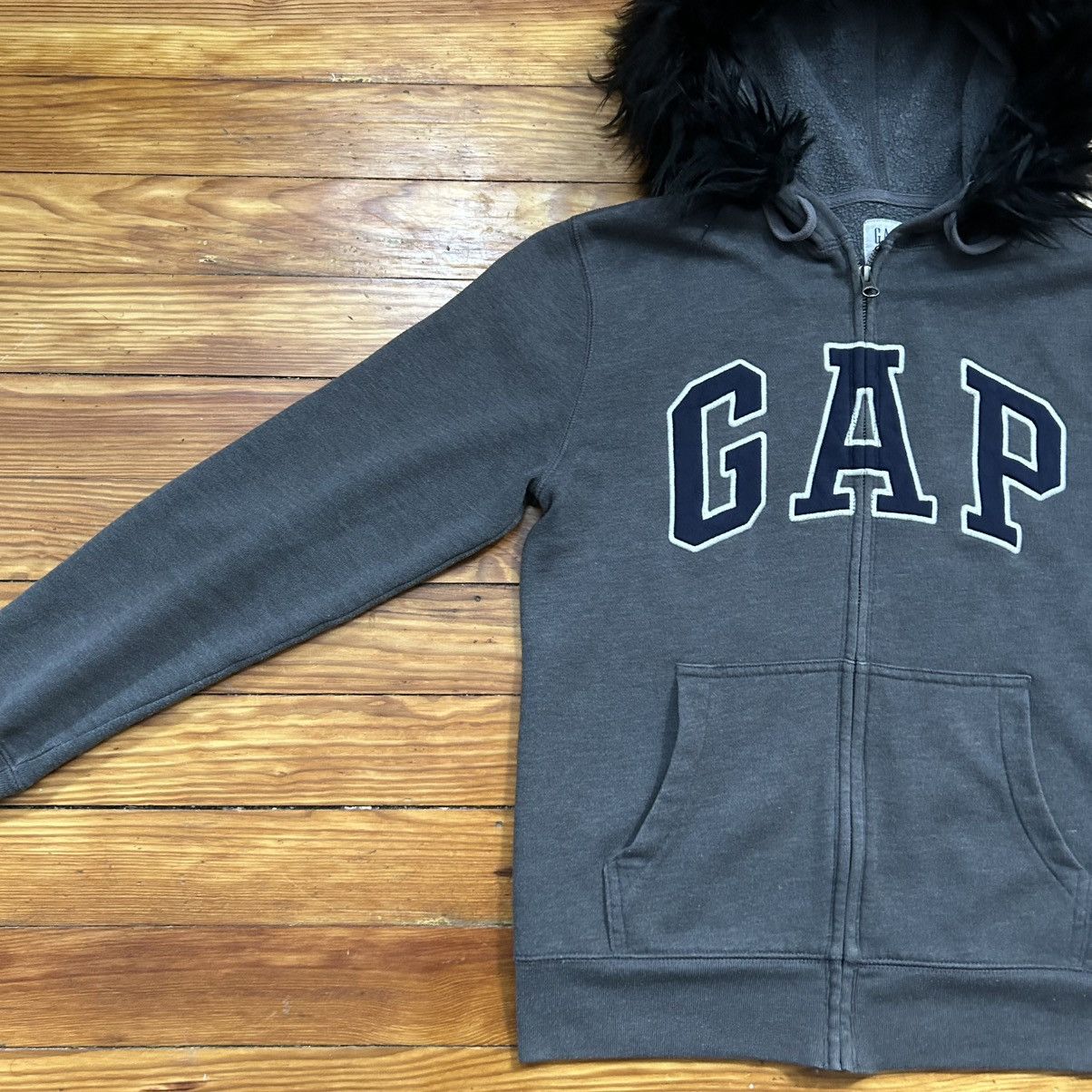 Gap Dark Grey Gap zip up hoodie with fur hood Size XS / US 0-2 / IT 36-38 - 3 Thumbnail