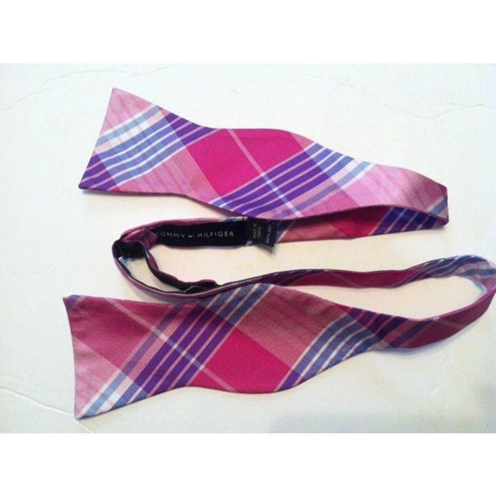 Tommy Hilfiger TOMMY HILFIGER PINK 100%SILK BOW TIE Size ONE SIZE - 1 Thumbnail