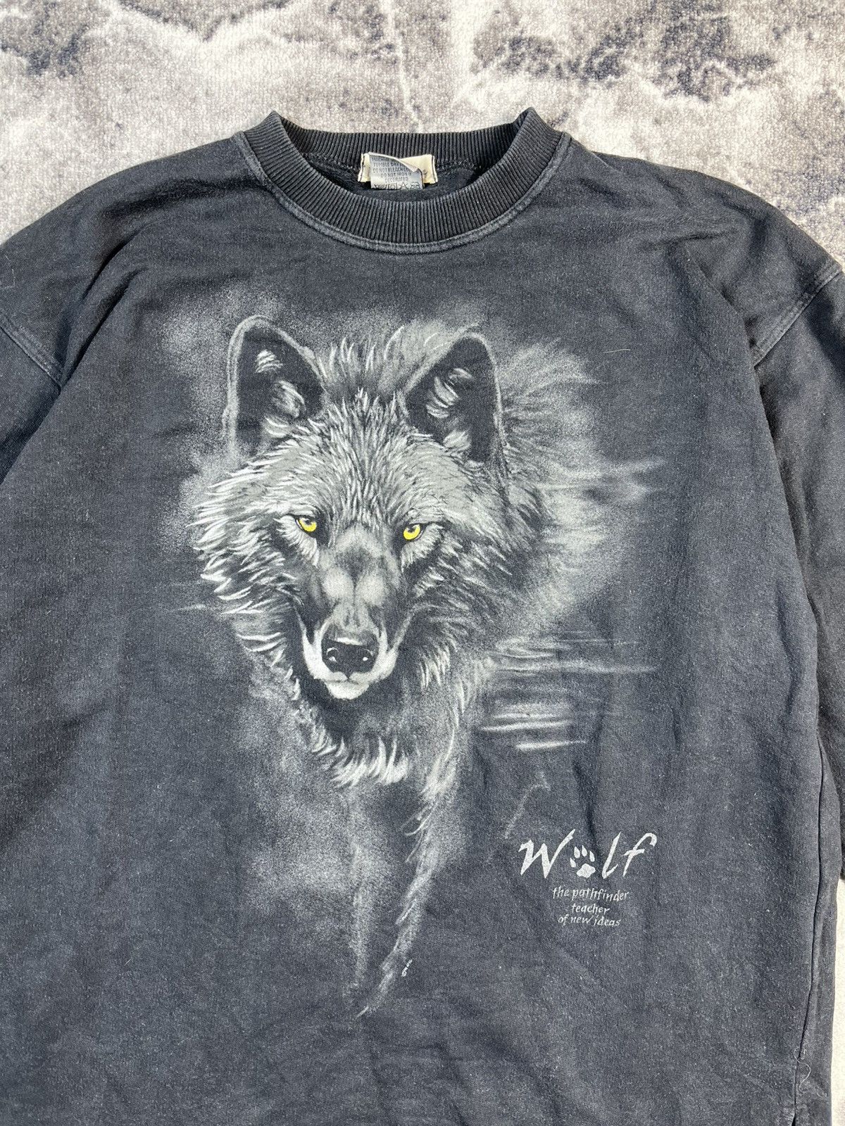 Vintage Vintage 90s Wolf Graphic Crewneck USA XL Size US XL / EU 56 / 4 - 4 Thumbnail
