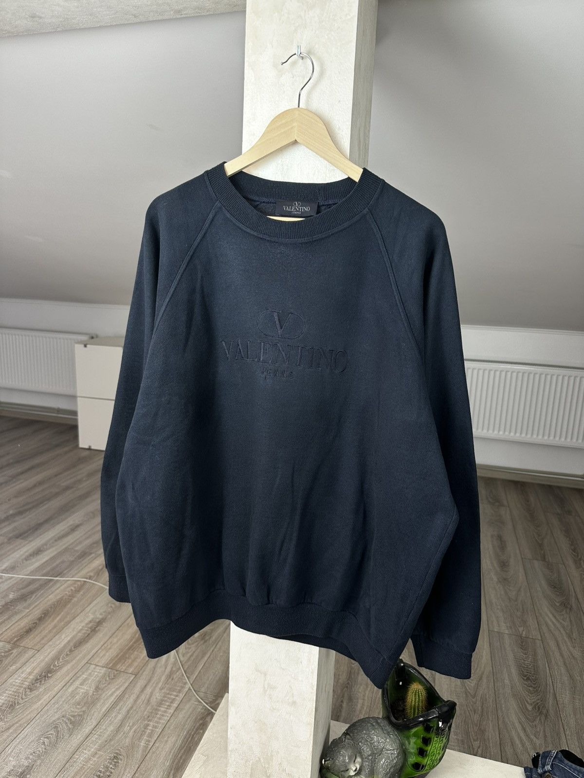 Valentino Vintage Valentino Embroidered Logo Sweatshirt Size US XXL / EU 58 / 5 - 1 Thumbnail