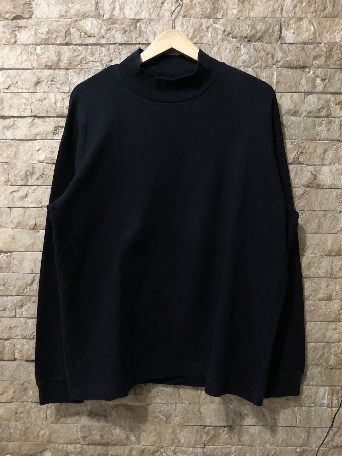 Uniqlo Undercover Black Sweatshirt