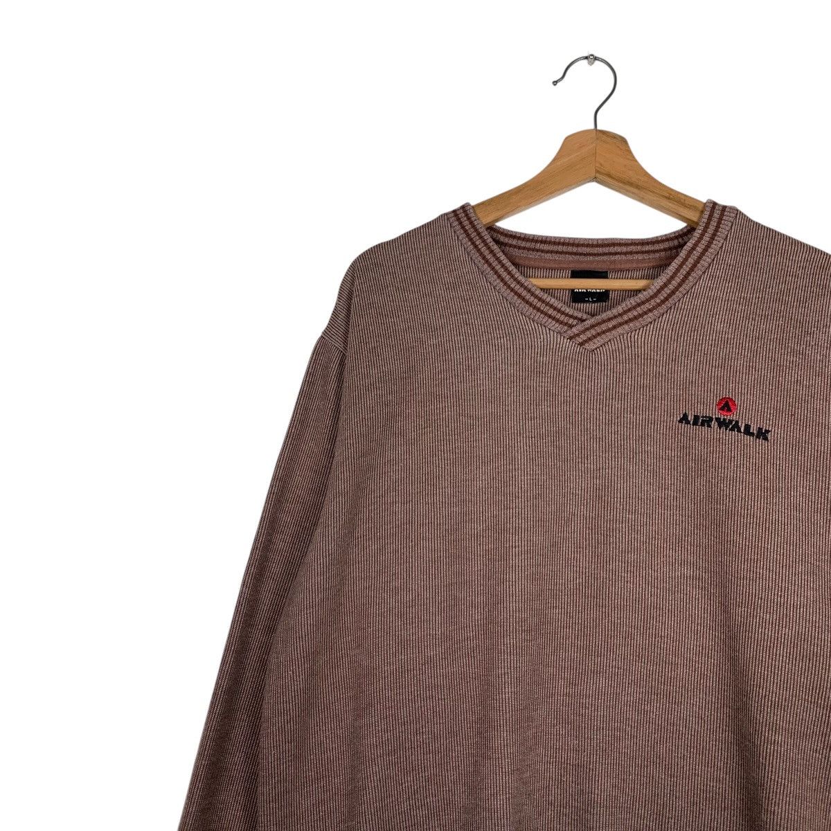 Airwalk AIRWALK Embroidery Small Logo Sweatshirt #1449-C65 Size US L / EU 52-54 / 3 - 6 Thumbnail