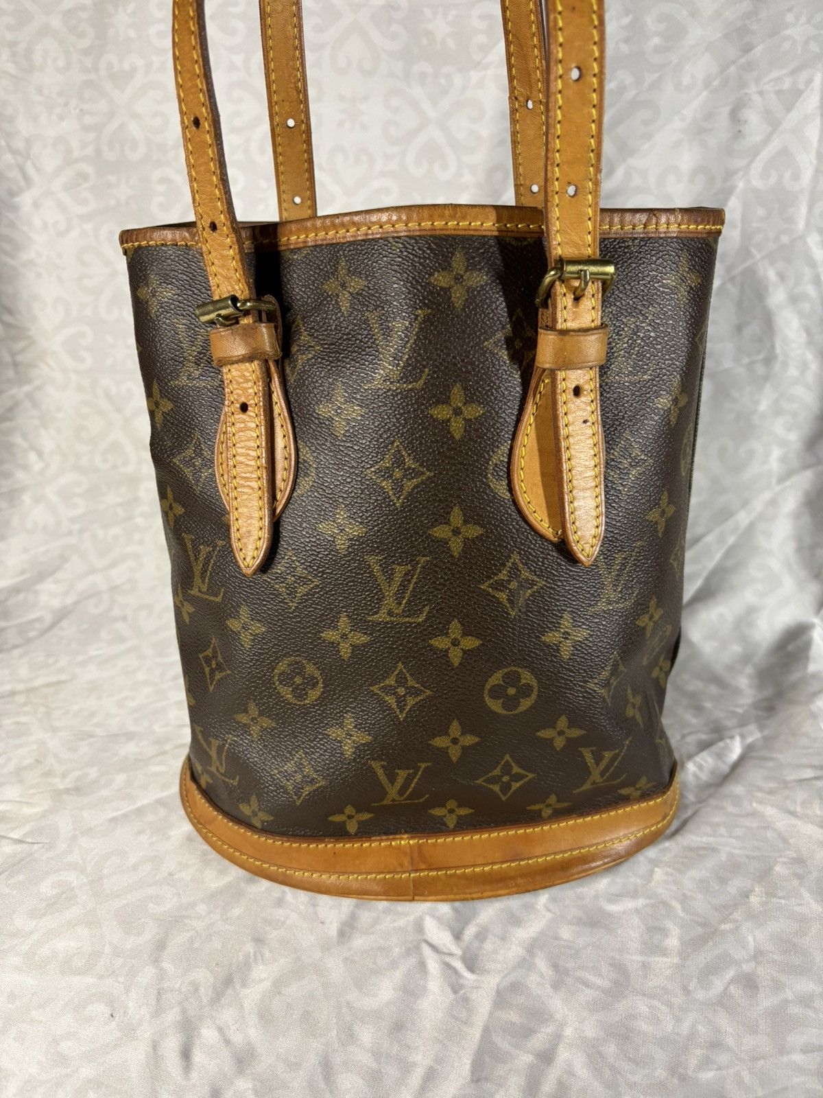 Louis Vuitton (heavy worn) Louis Vuitton Bucket Size ONE SIZE - 3 Thumbnail